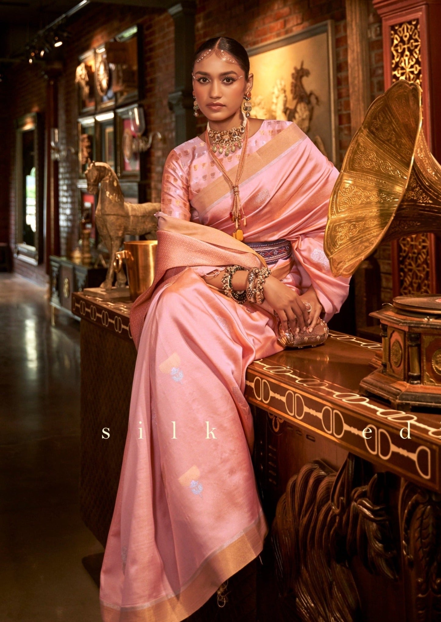 Best site to buy handloom banarasi silk sarees online in usa at fast delivery.