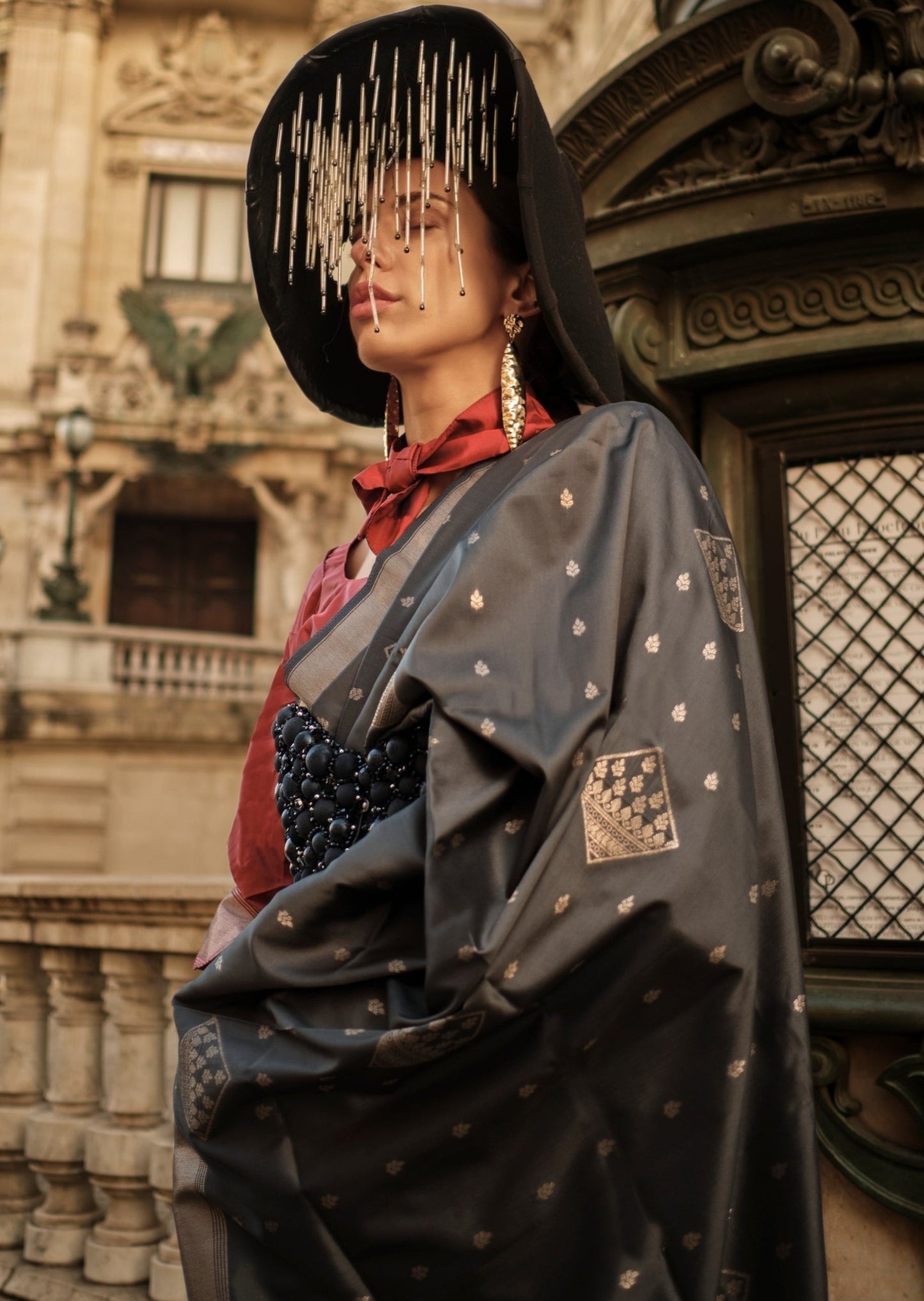 Black handloom kanjivaram soft silk saree online shopping price for wedding usa uae uk.