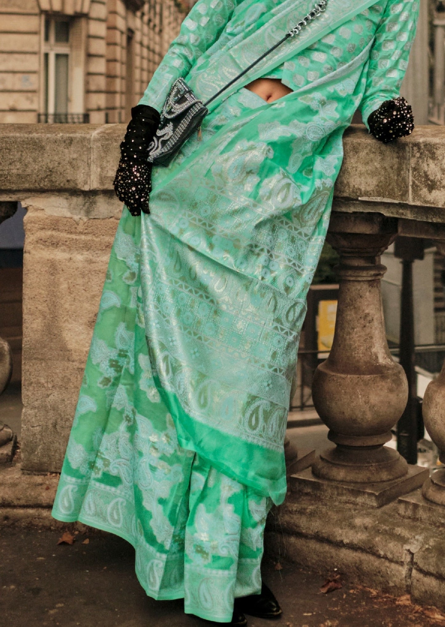 Organza lucknowi saree design usa online shopping.