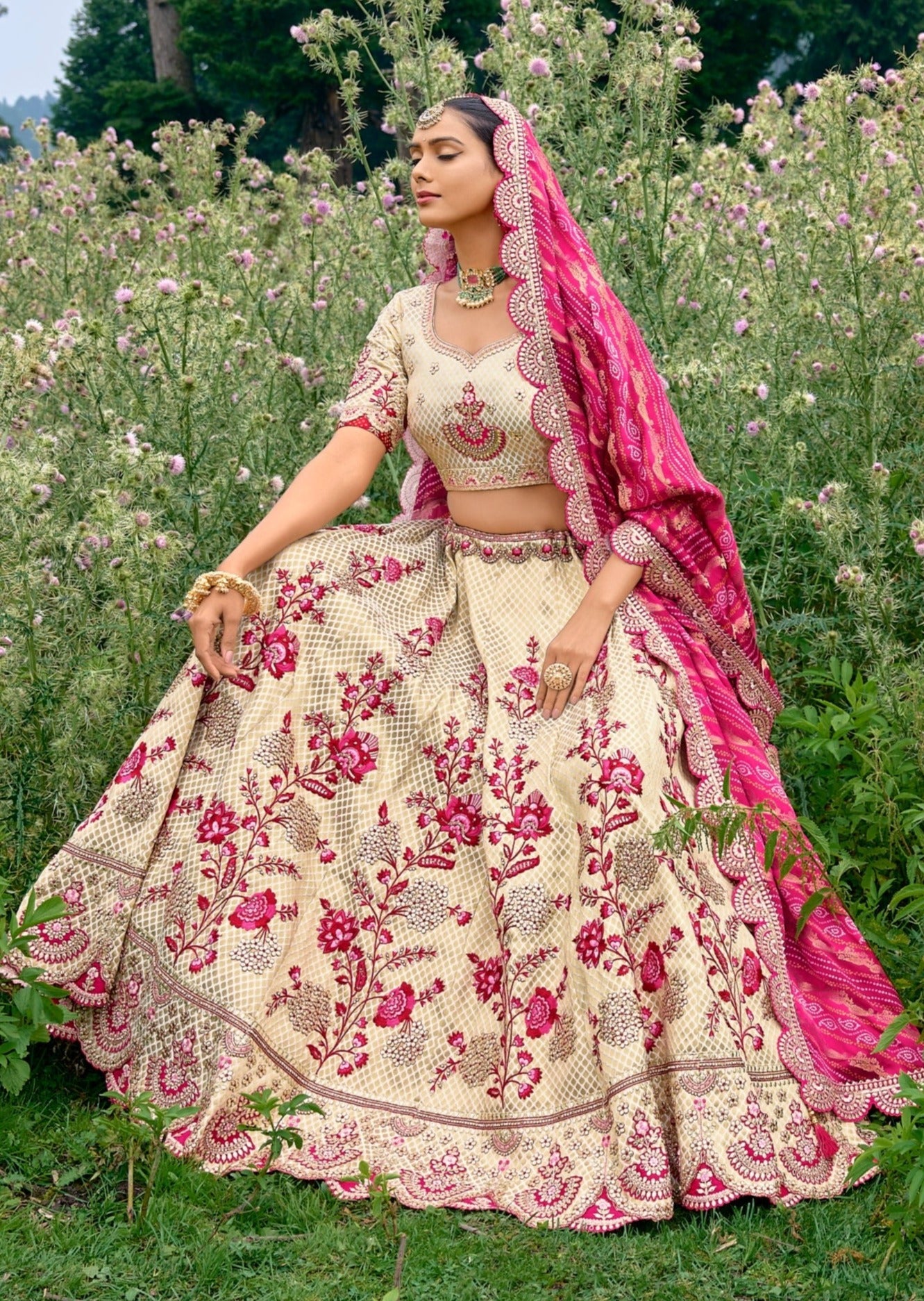 Luxury golden white banarasi silk bridal lehenga choli online with dupatta usa buy.