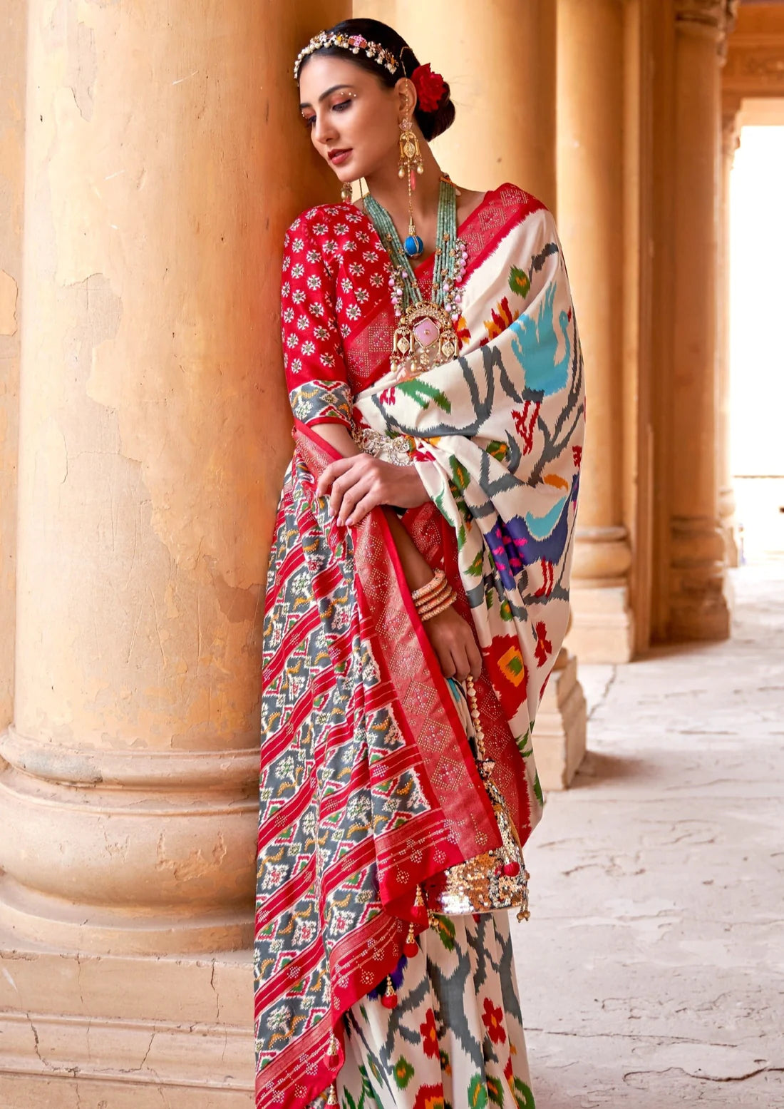 Patan patola silk white sarees online shopping price india usa.