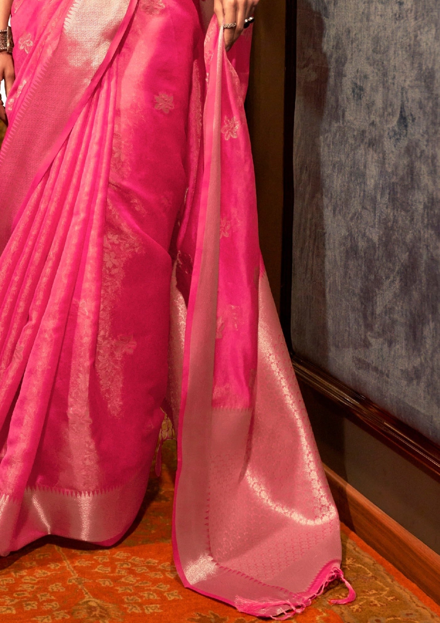 Pure banarasi organza rose pink handloom saree pallu online price india.