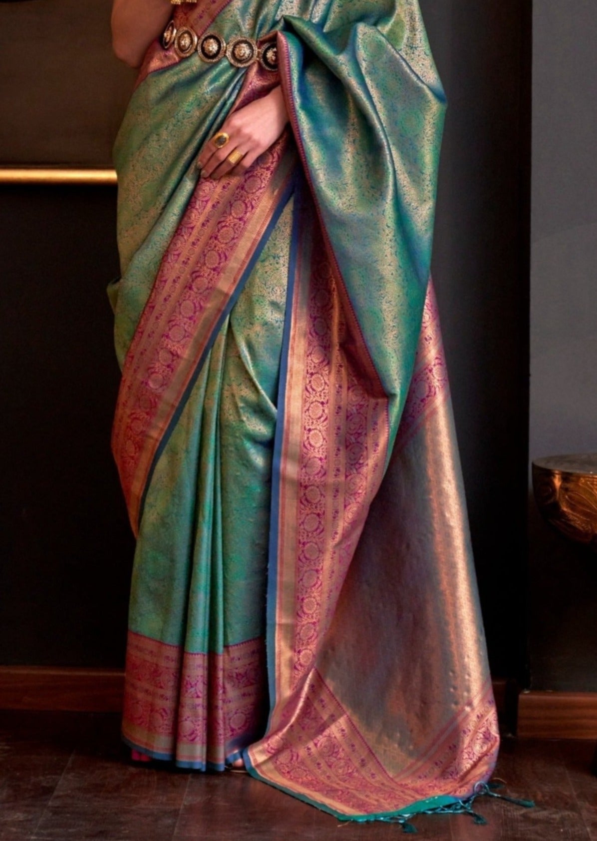 Pure handloom green kanjivaram saree contrast blouse.