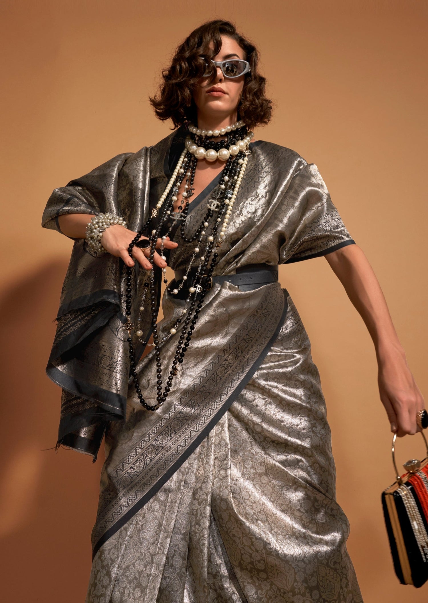Pure handloom kanjivaram silk black saree with zari work online india usa uk for wedding.