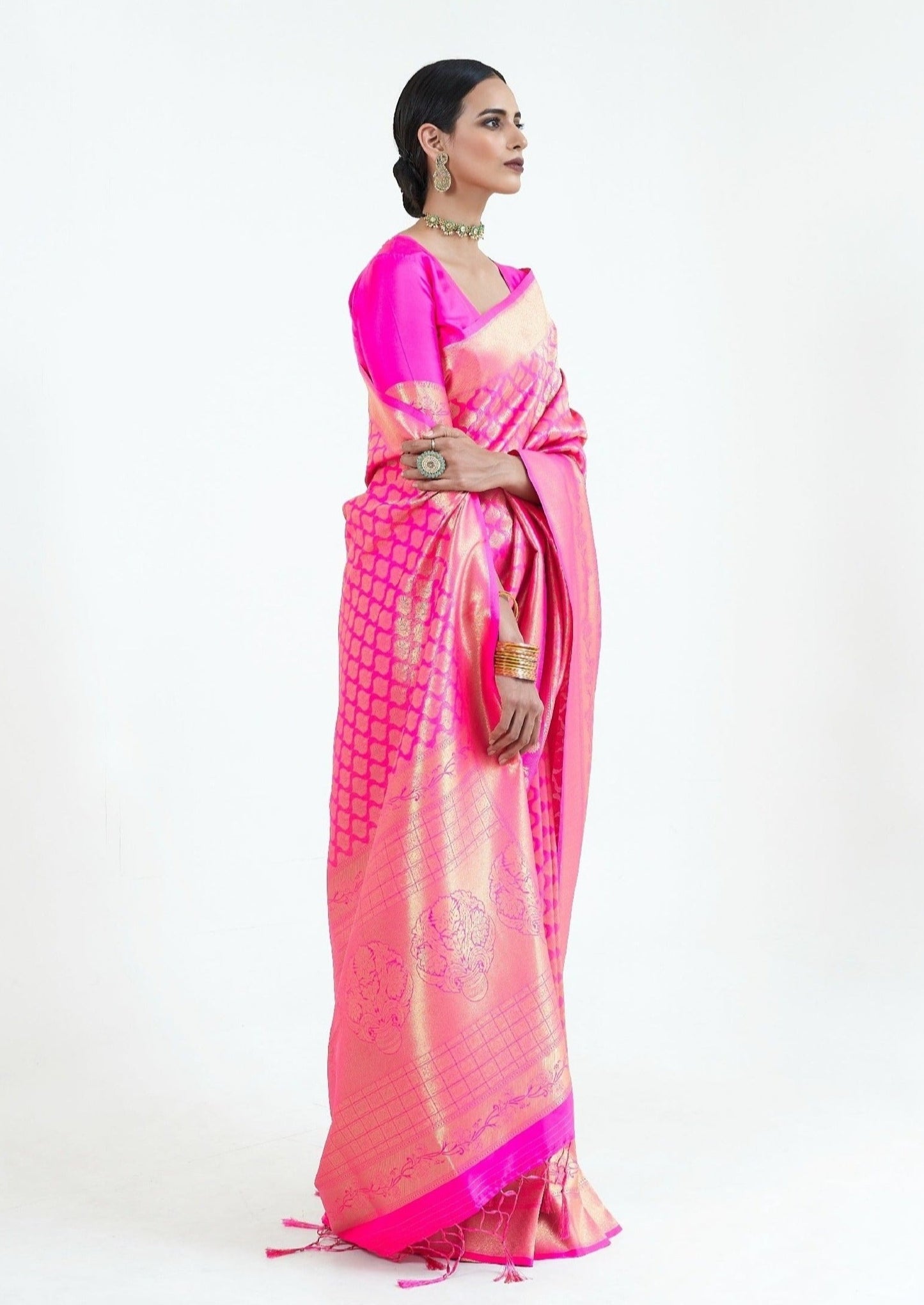 Pure handloom silk pink kanjivaram saree online for bride wedding collection.
