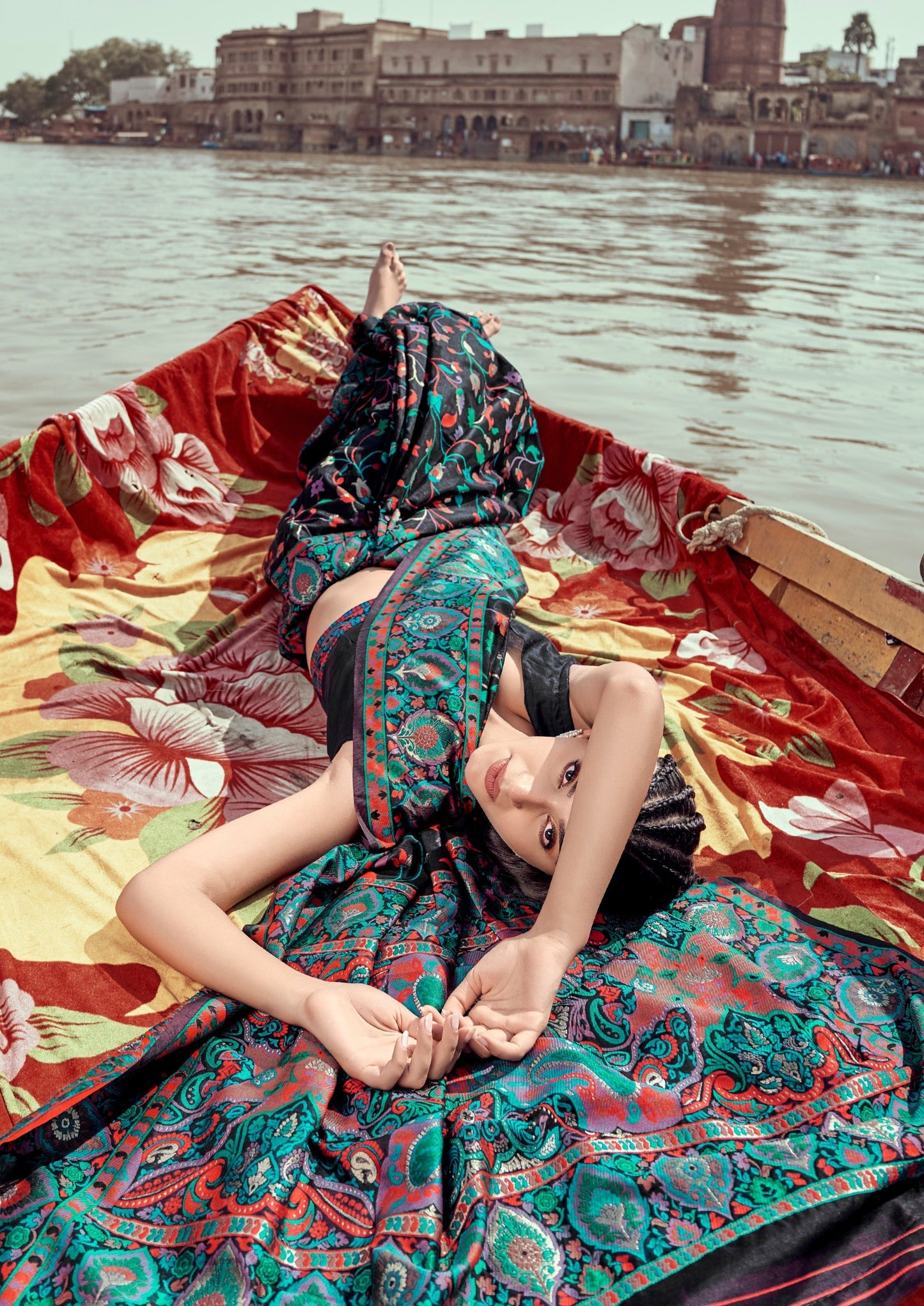 Pure Kashmiri Pashmina Silk Embroidered Black Handloom Saree