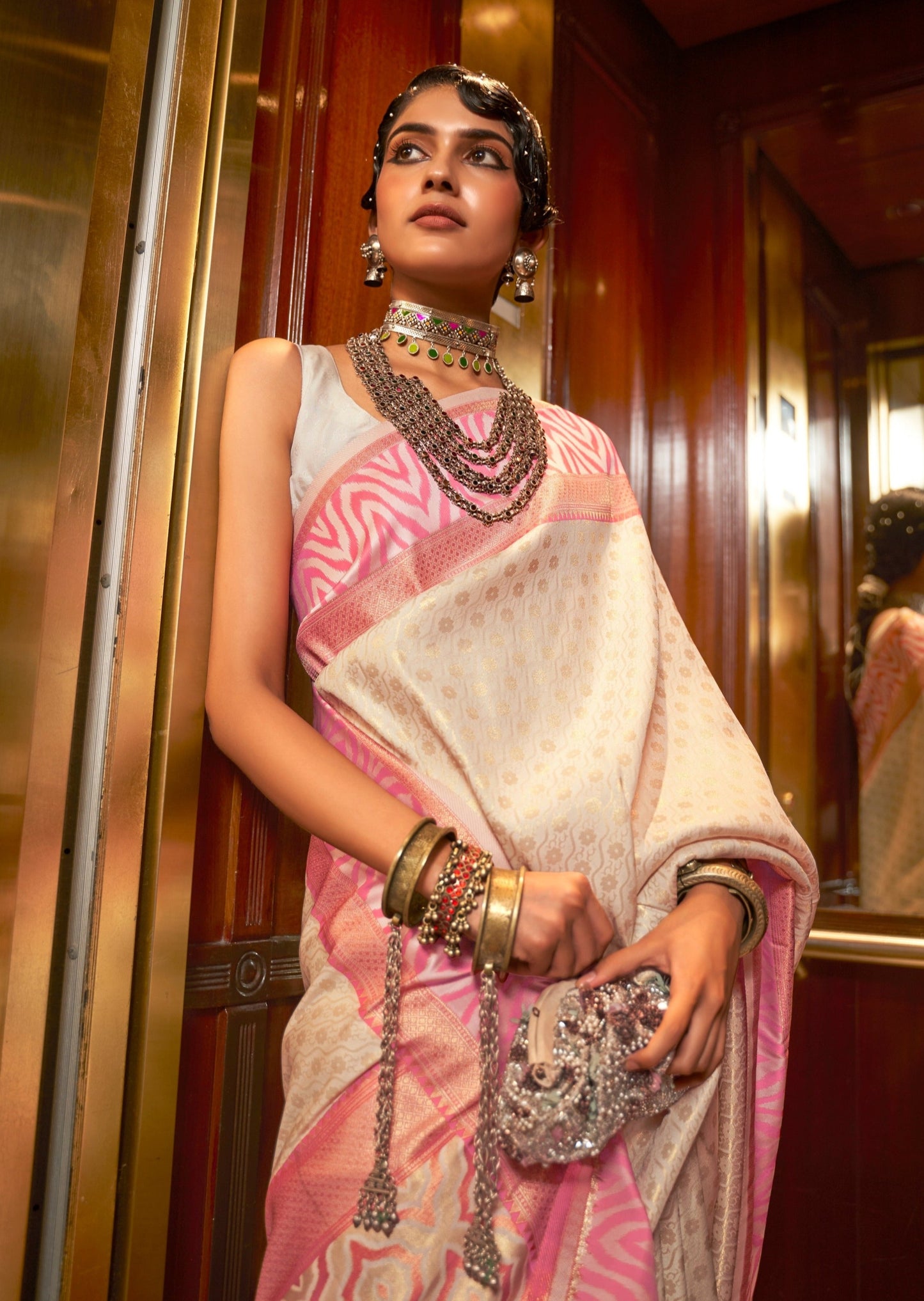 White kanjivaram silk handloom saree online.