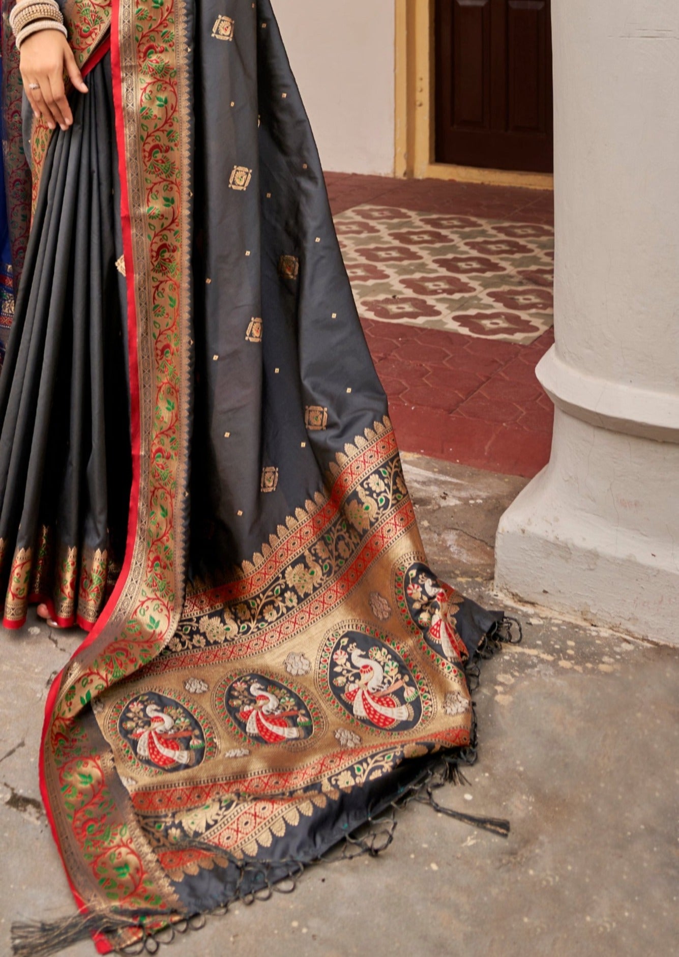 Pure Silk Weaving Grey Saree