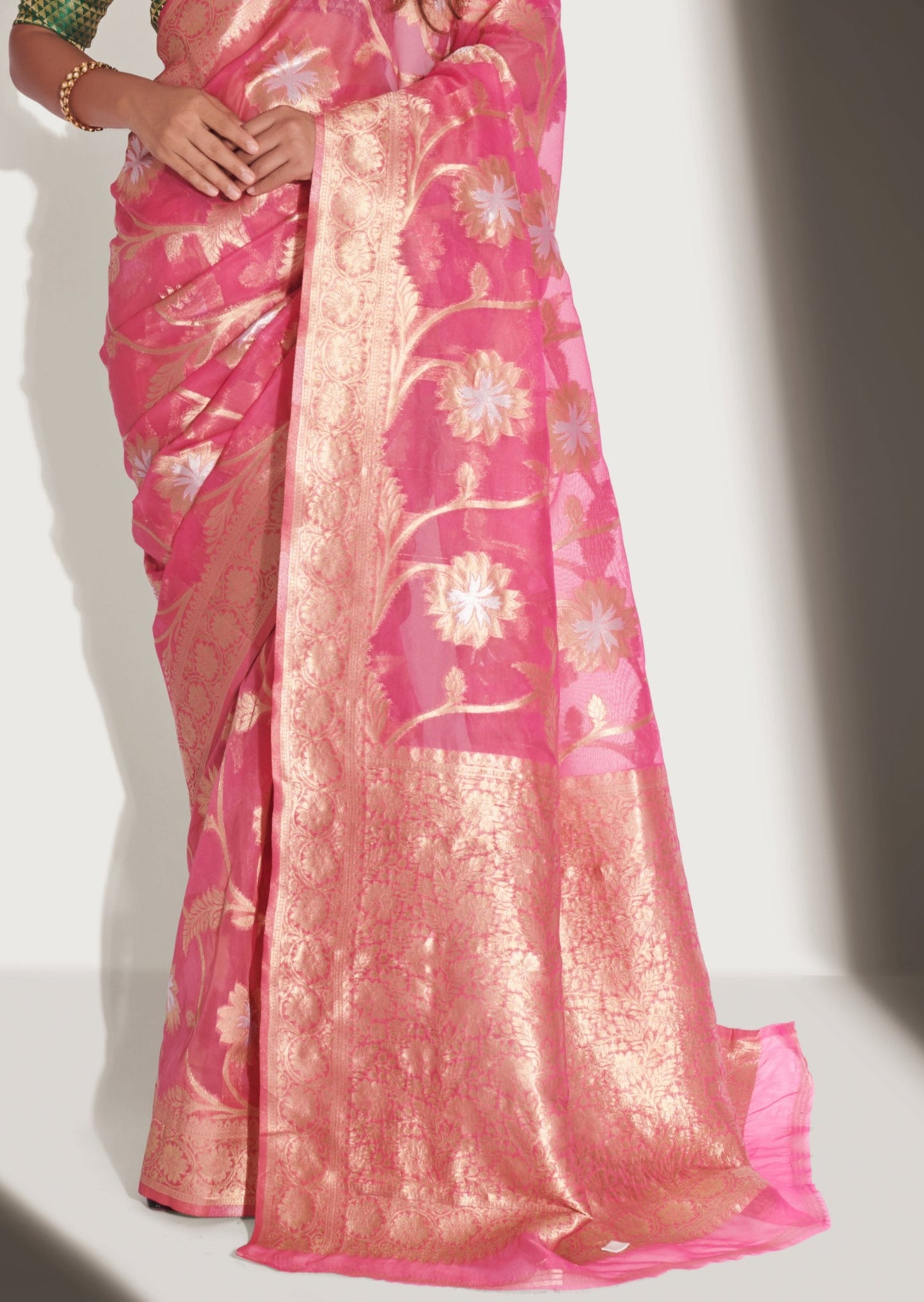 Marathi Actress Neha Khan in Pure Handloom Banarasi Organza Pink Saree