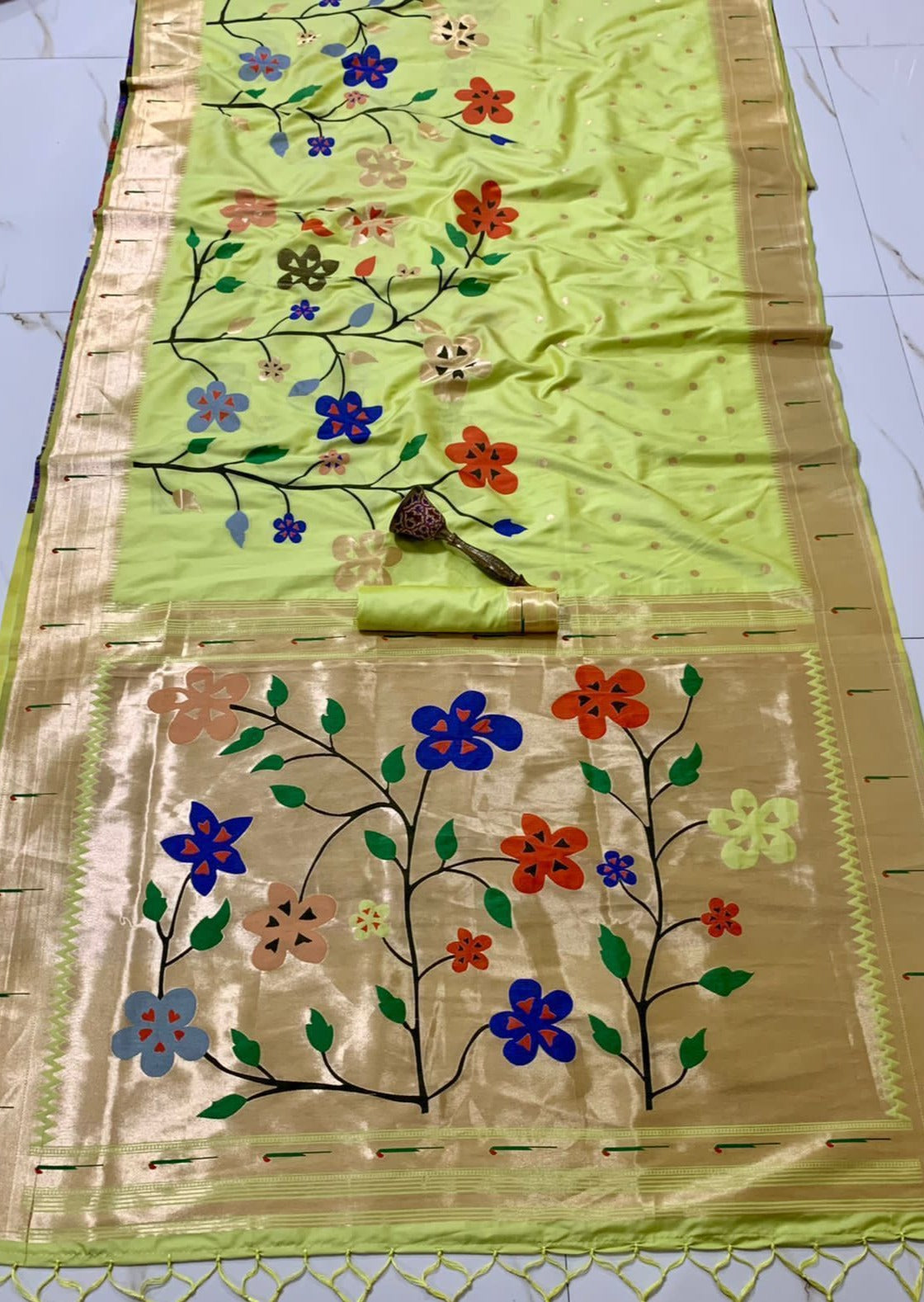 Paithani Saree with Muniya Border