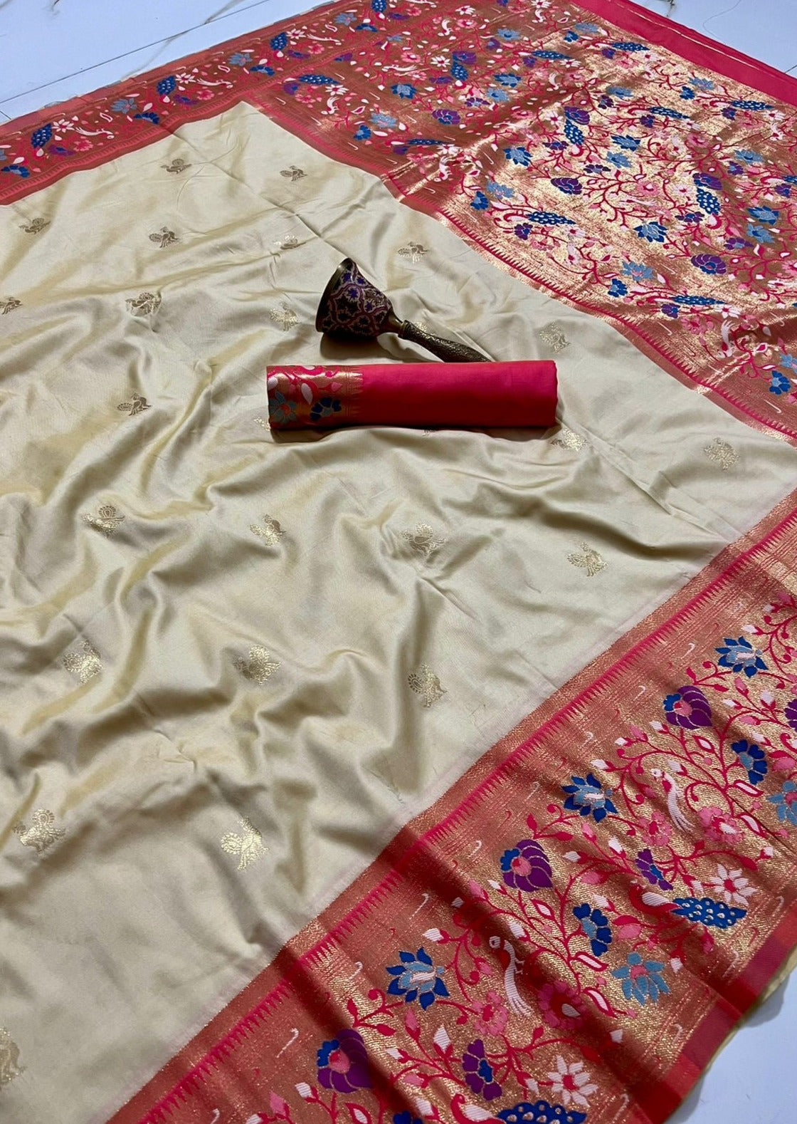 White and red peacock border paithani saree online shopping india.