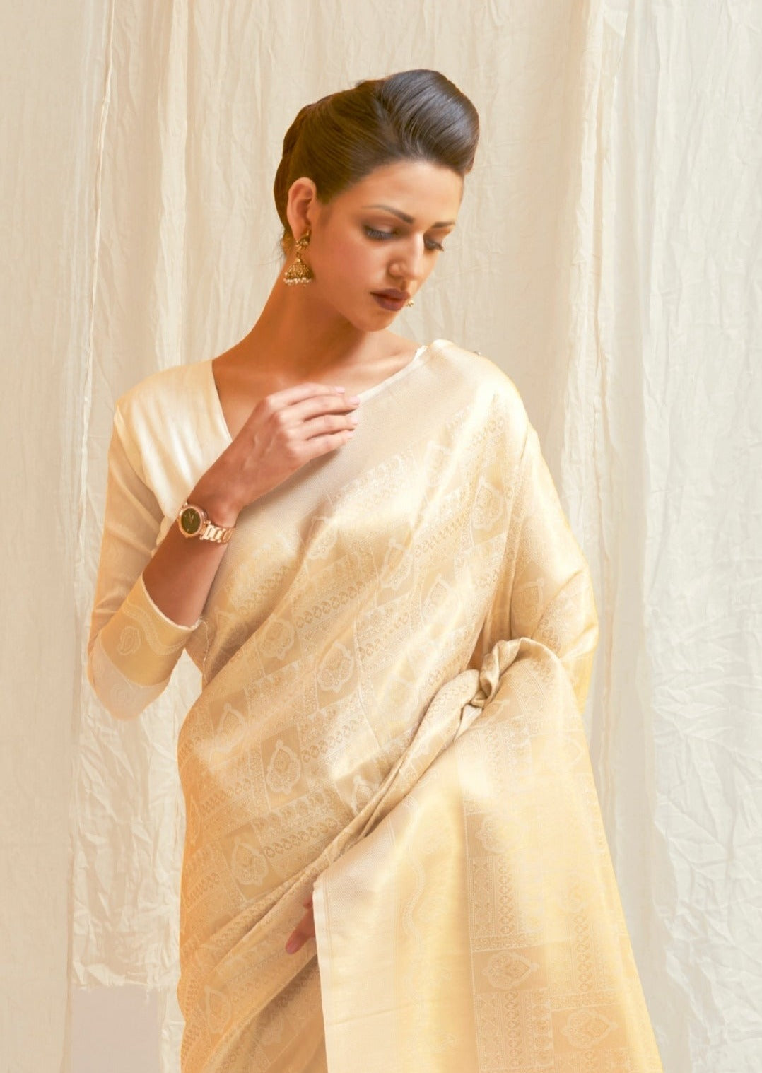 Handloom Kanjivaram Silk Jasmine White Saree