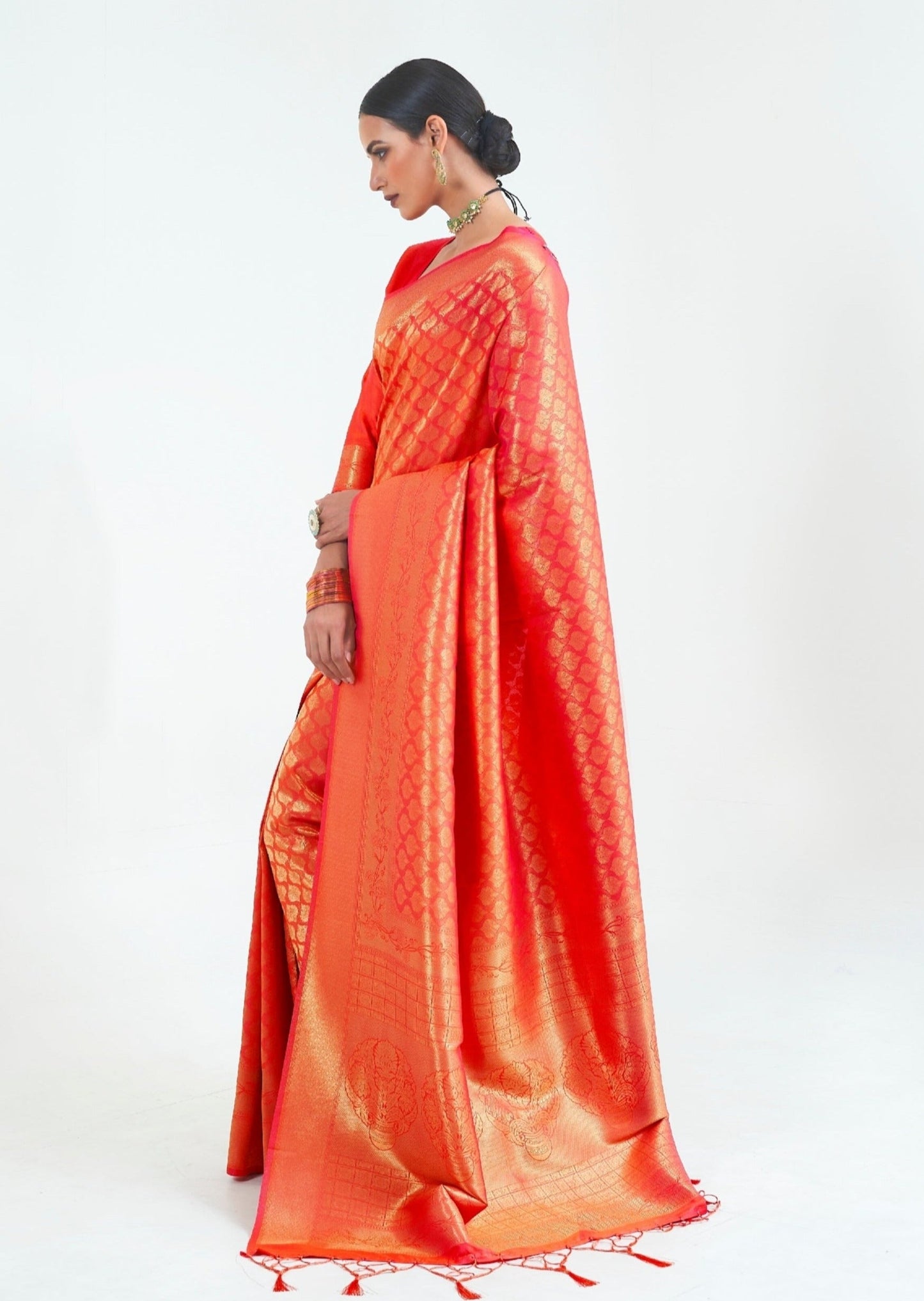 Red kanjivaram silk handloom saree online shopping with price.