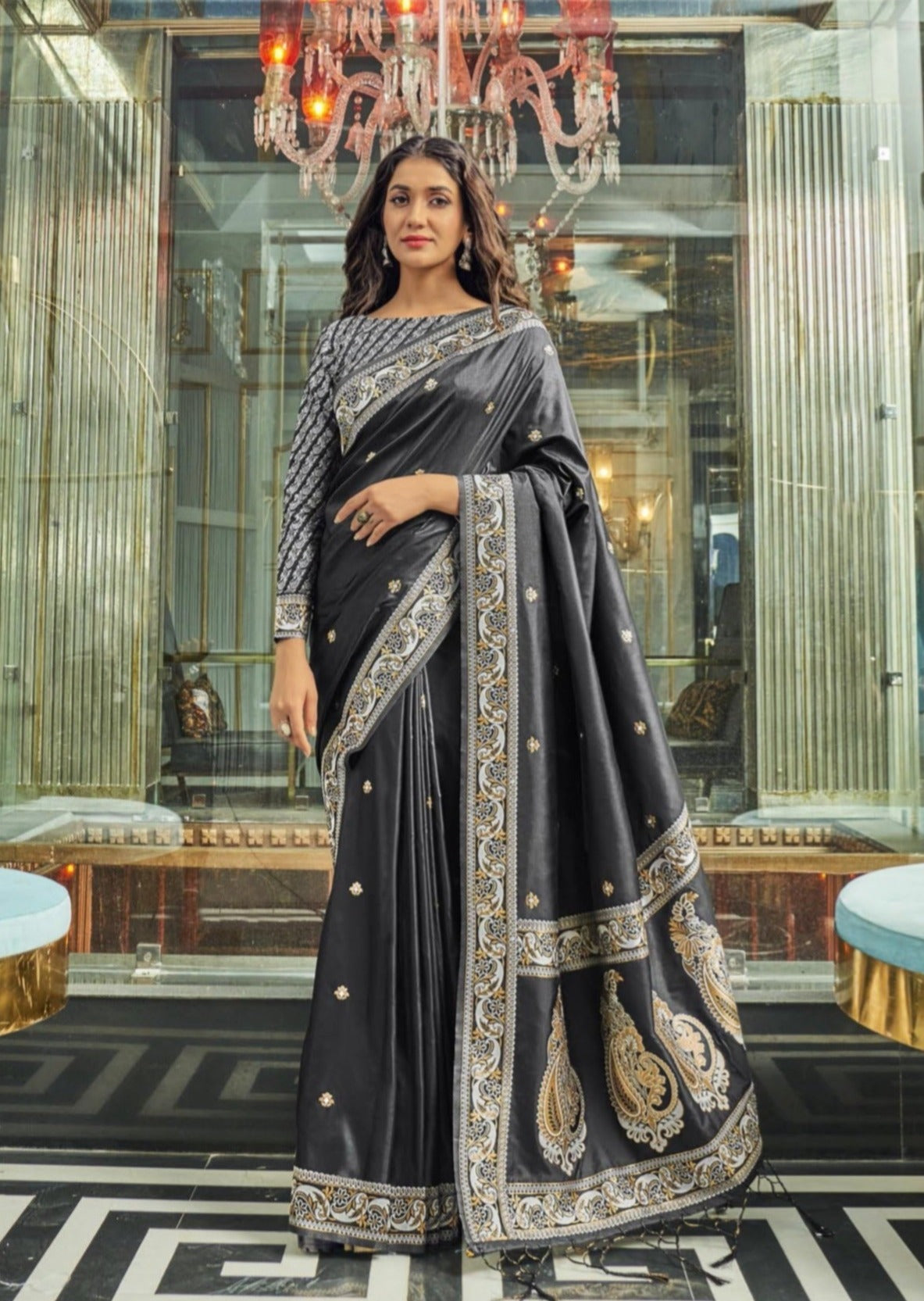 Pure silk weaving black handloom banarasi saree online.