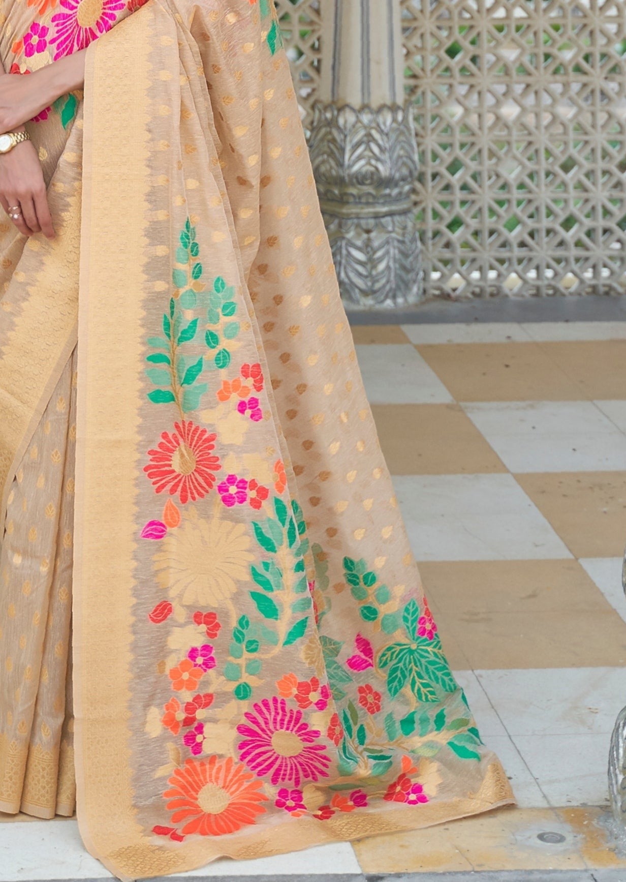 Pure Linen Beige Handloom Saree