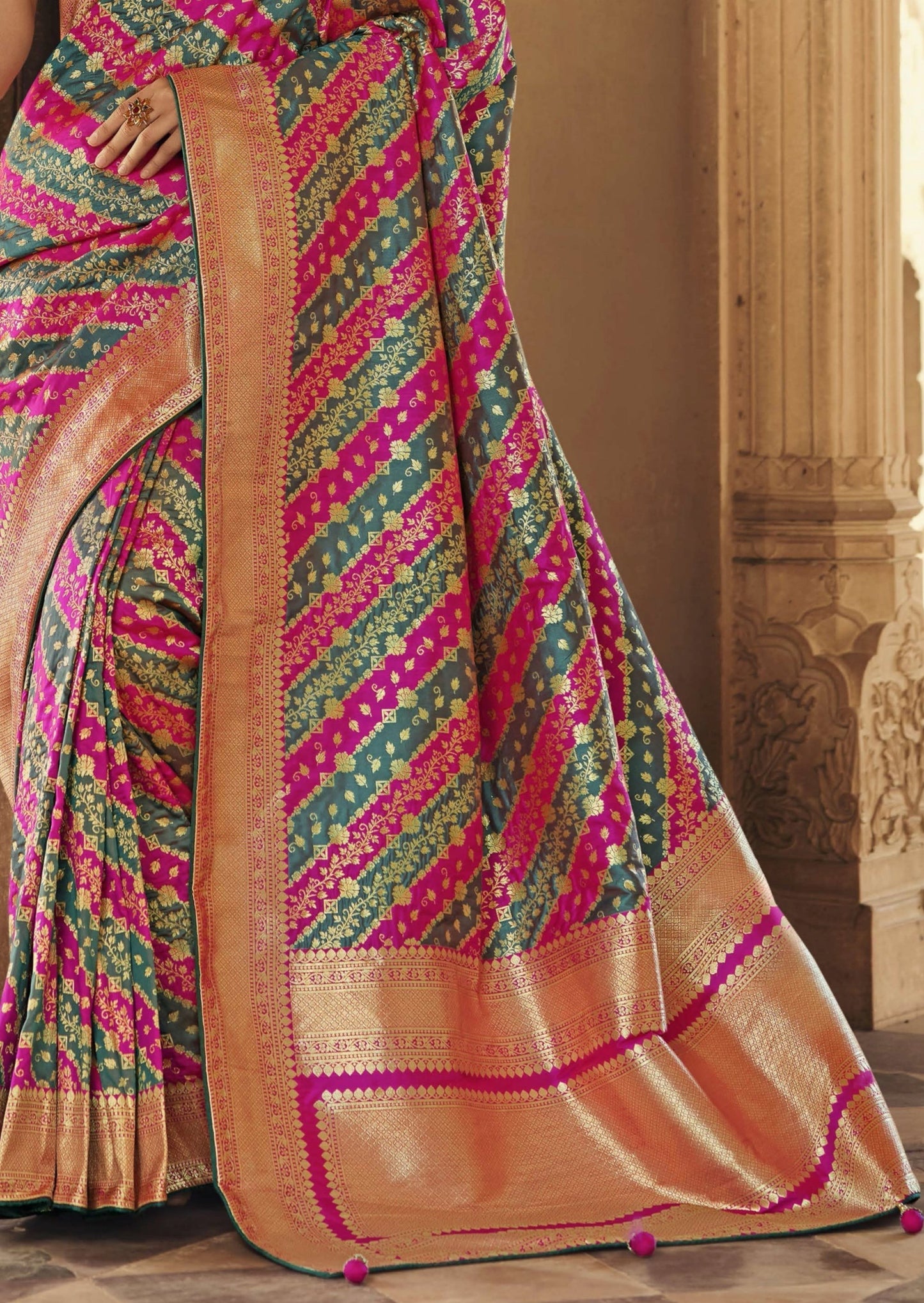 Pure Banarasi Silk Dark Green and Pink Handloom Saree