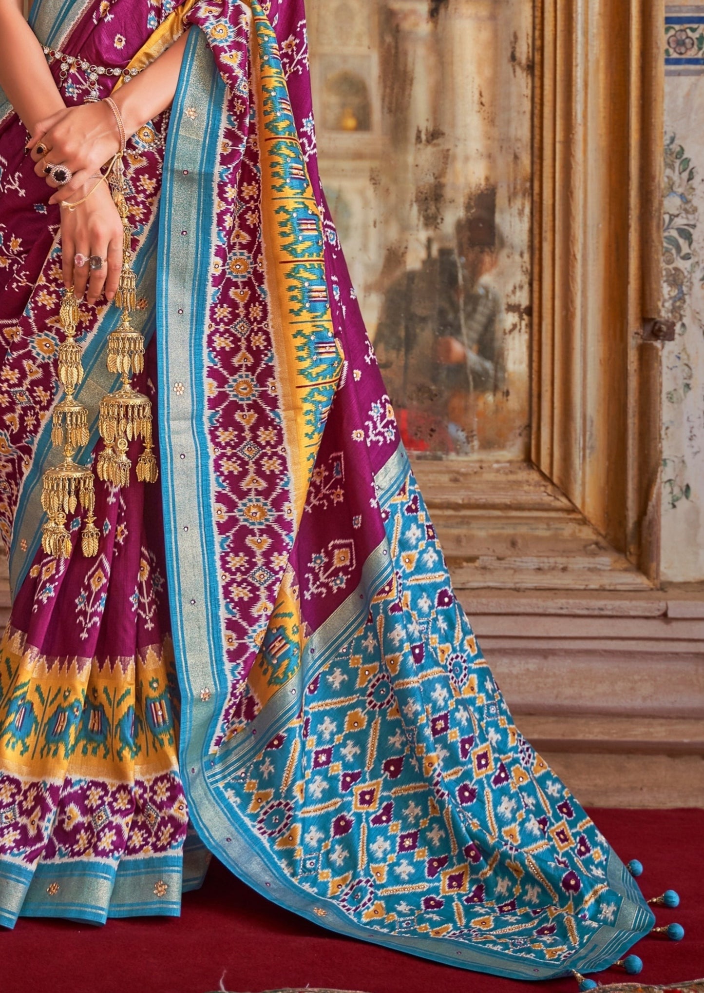 Patan Patola Silk Mirror Work Magenta Pink Double Ikkat Saree