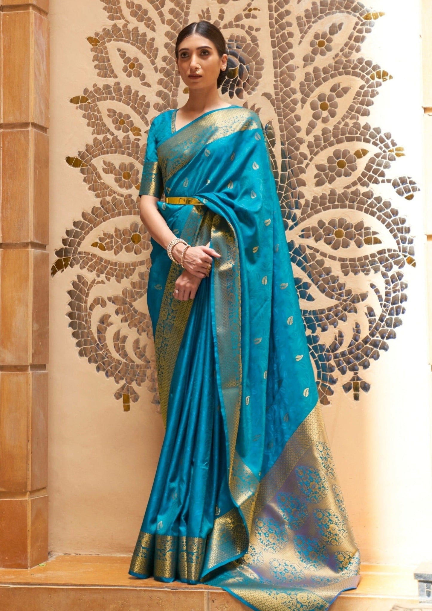 Luxury handloom silk sarees online.