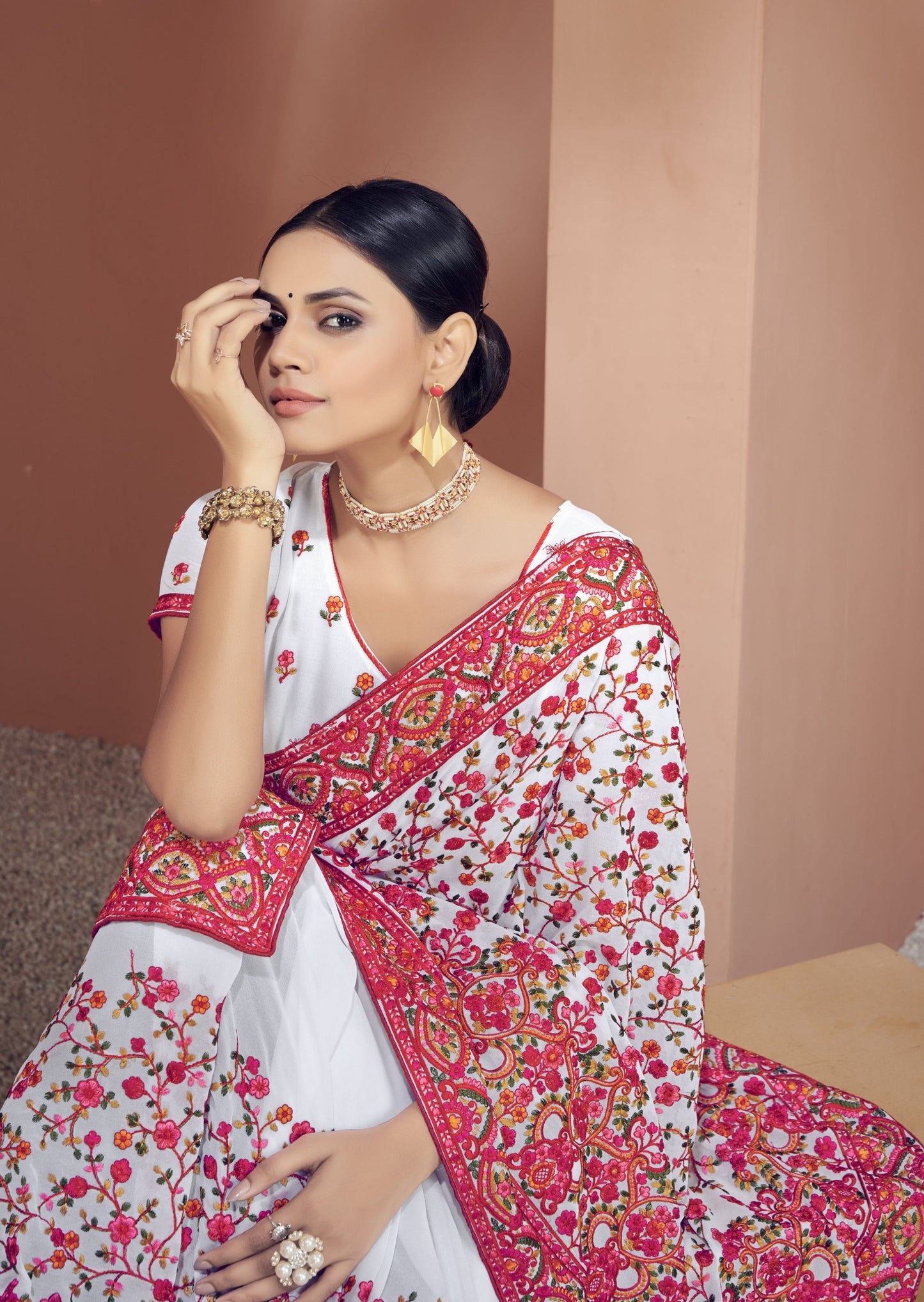 Kashmiri Kali Hand Embroidery White Georgette Saree