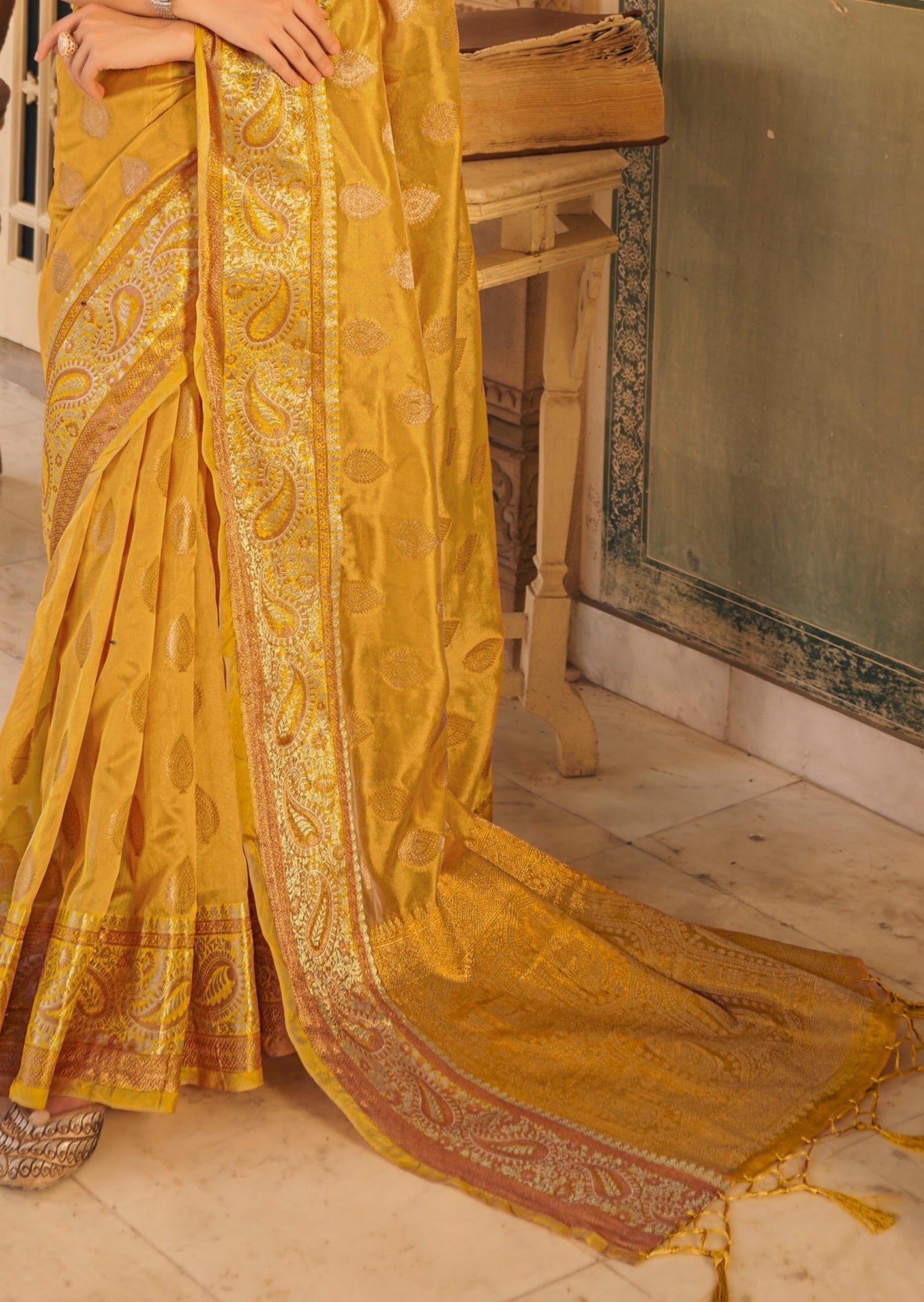 Banarasi Saree pallu design online shopping for wedding.