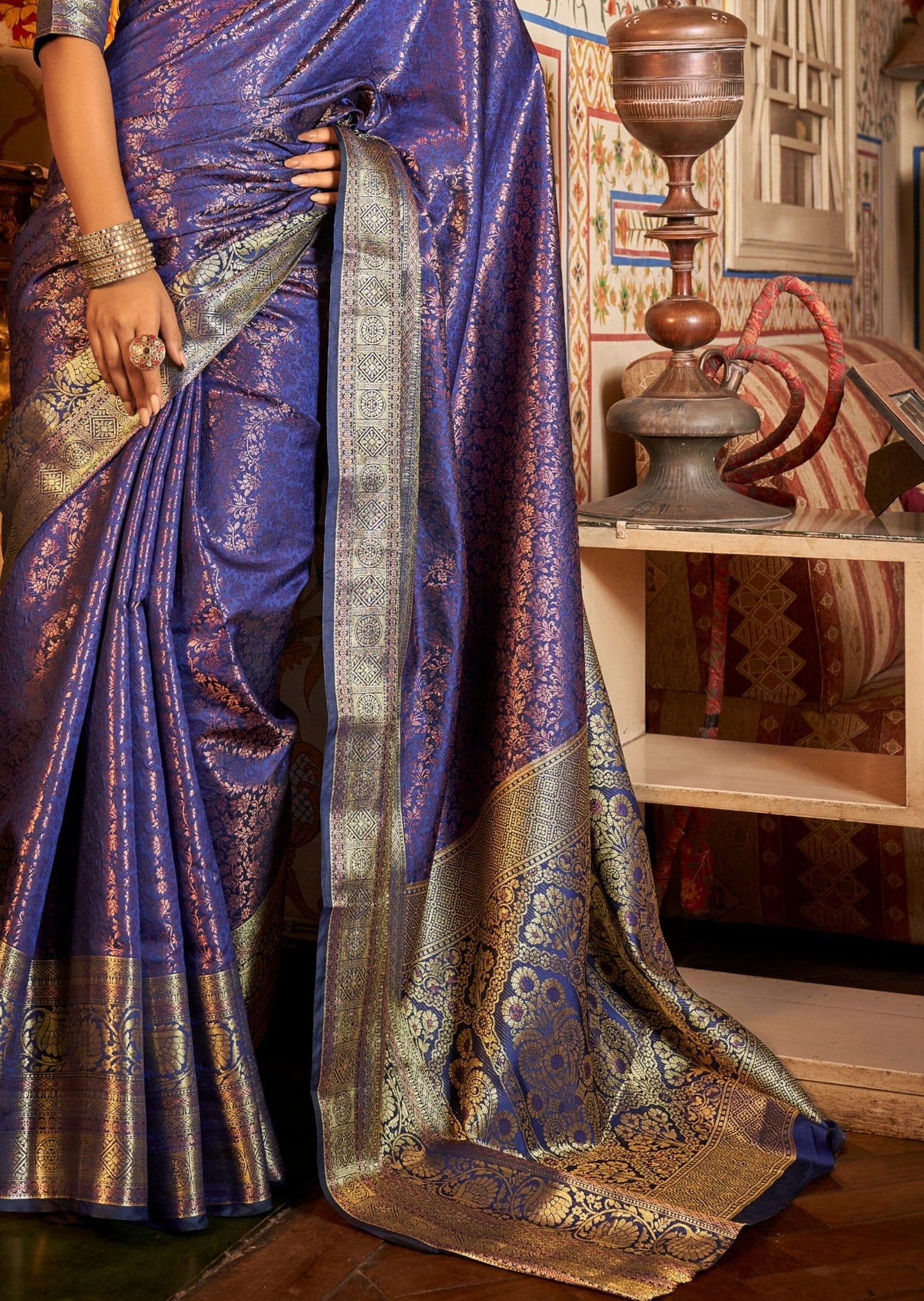 Kanjivaram pallu design online price blue color.