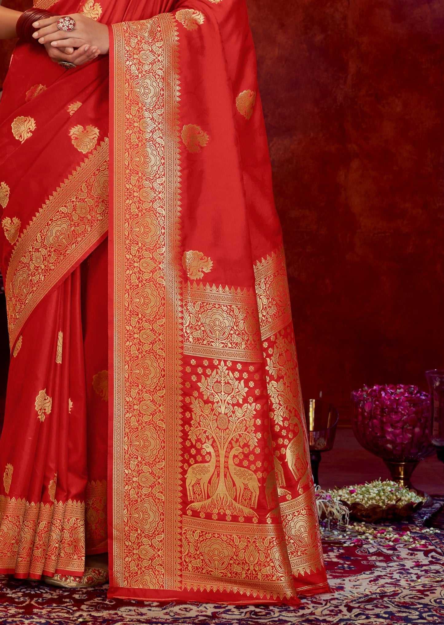 Pure Silk Weaving Red Handloom Banarasi Saree
