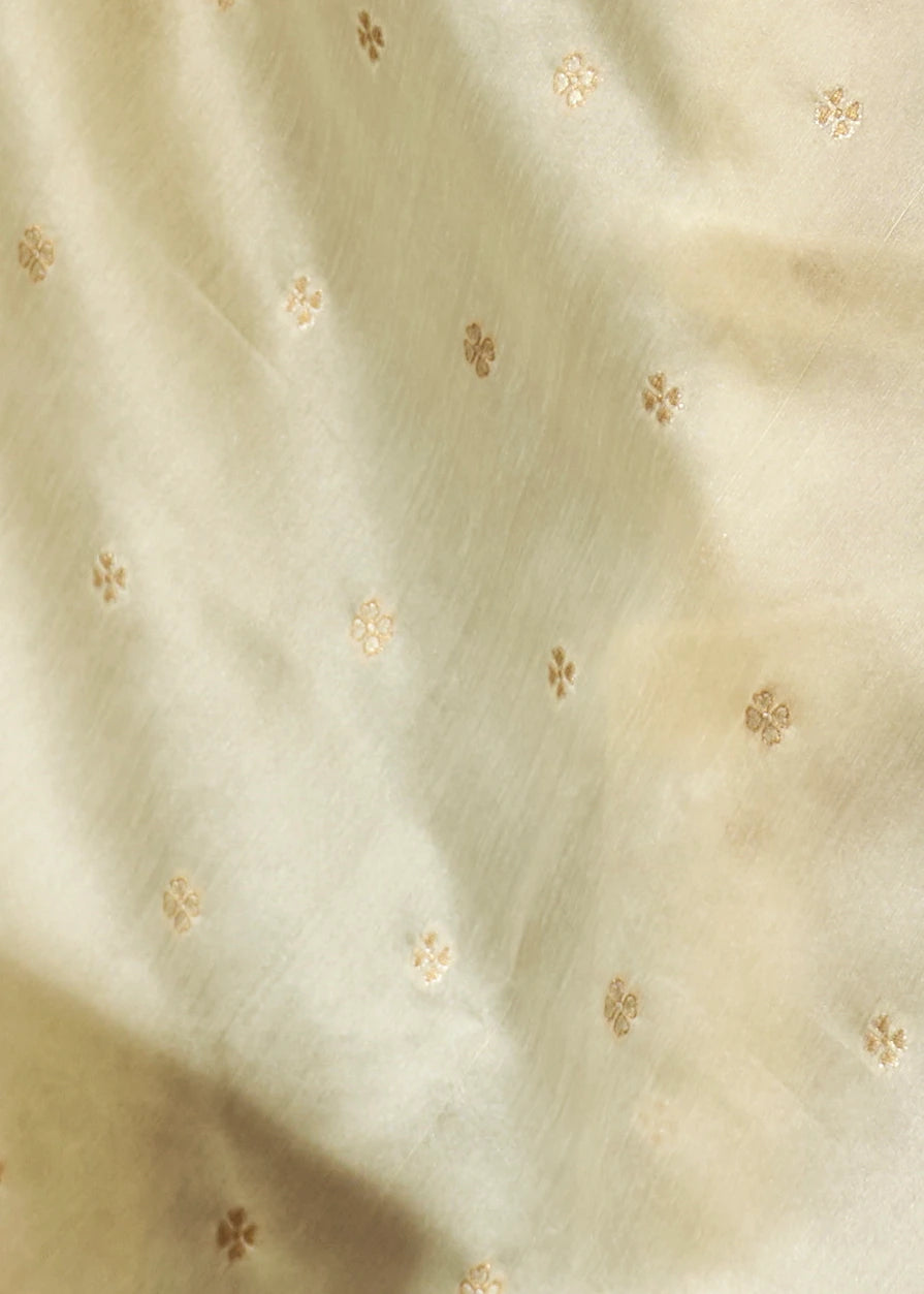 Pure Handloom Weaving Soft Banarasi Silk Off White Saree & Red Blouse