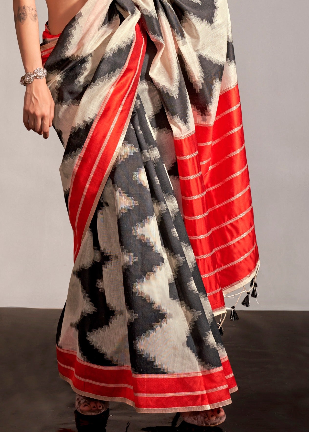 Off White and Red Cotton Silk Handloom Saree