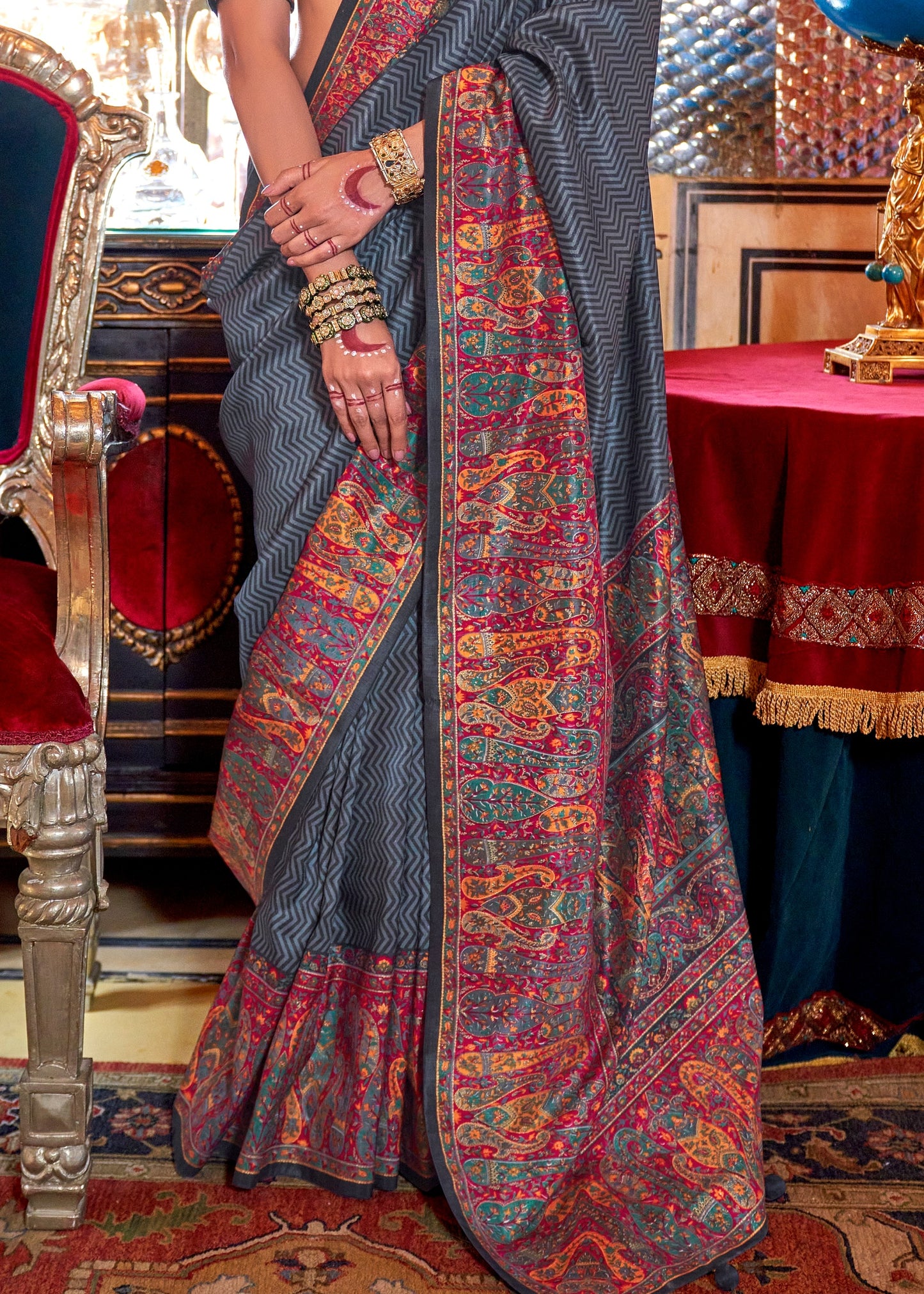 Designer Handwoven Silk Grey Printed Saree