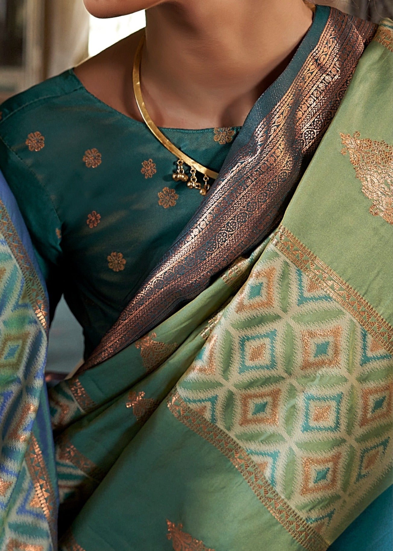 Pista Green & Dark Green Kanjivaram Silk Zari Weaving Saree