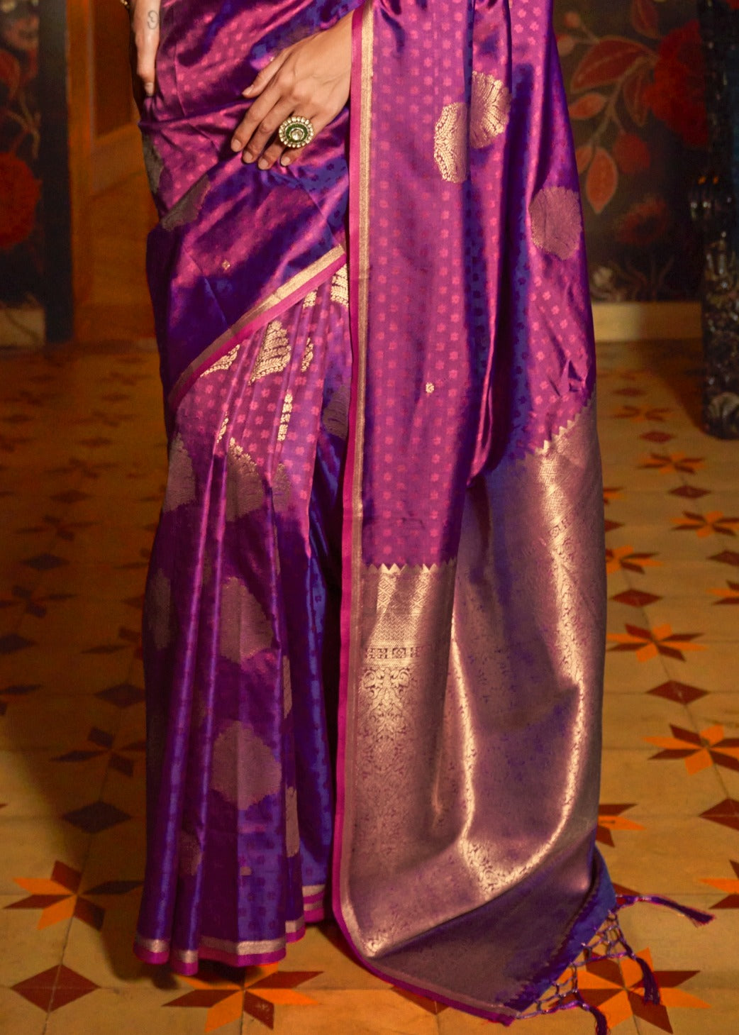 Pure banarasi silk magenta pink handloom saree online shopping india in traditional design.