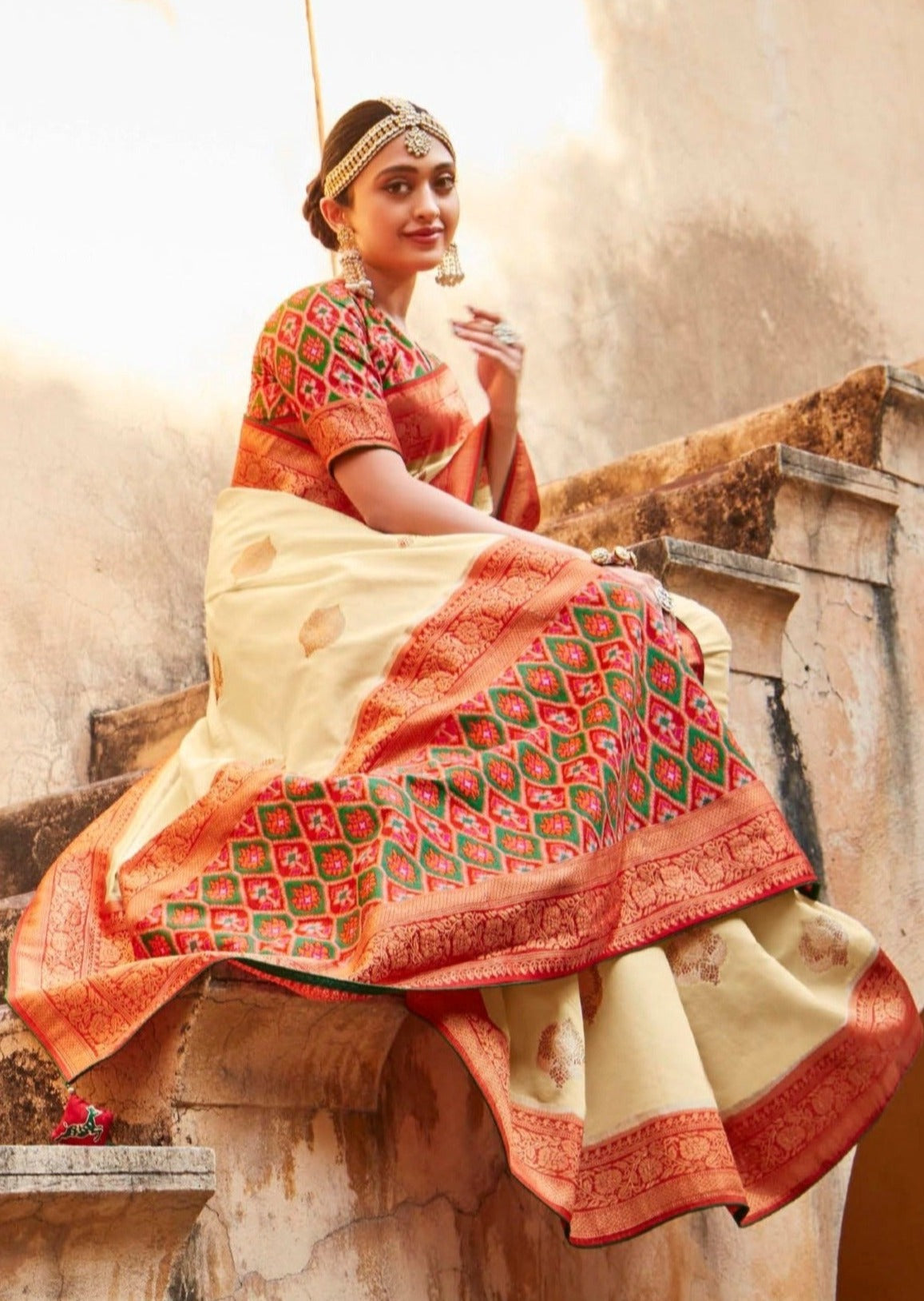 Banarasi patola silk white saree online usa shopping fast delivery.