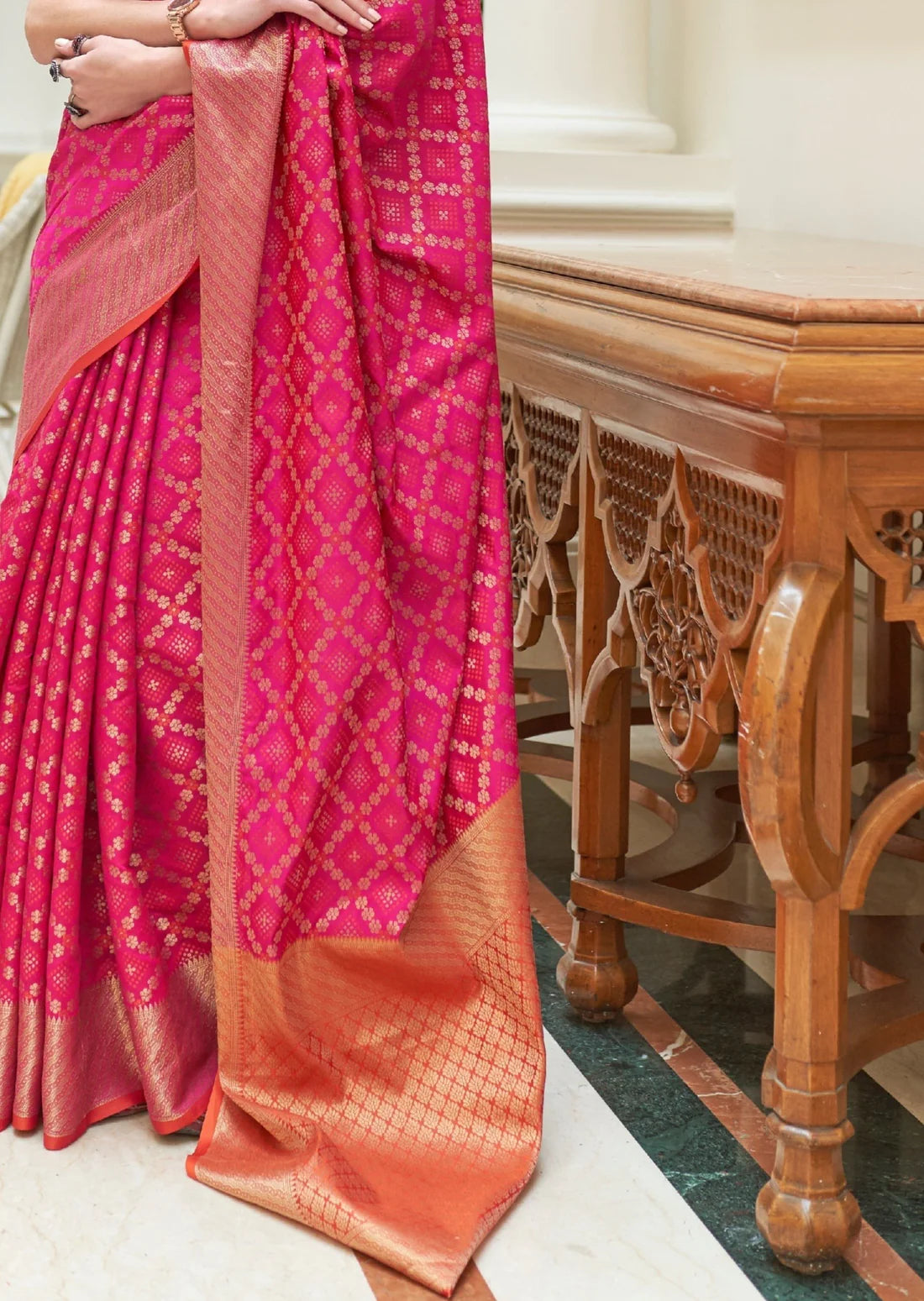 Banarasi silk hot pink bandhani zari saree design online.