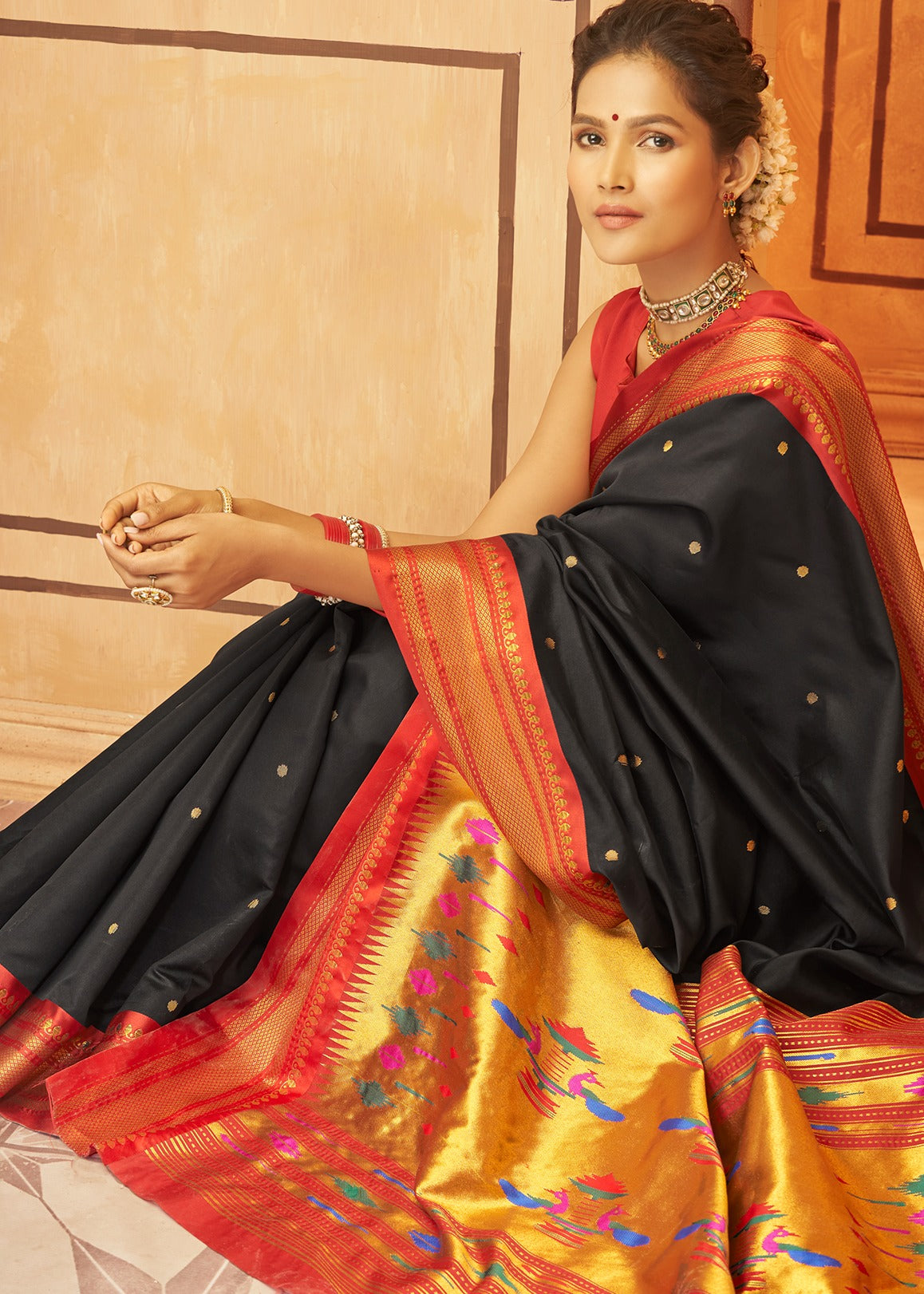 Black paithani silk saree online india in traditional look.