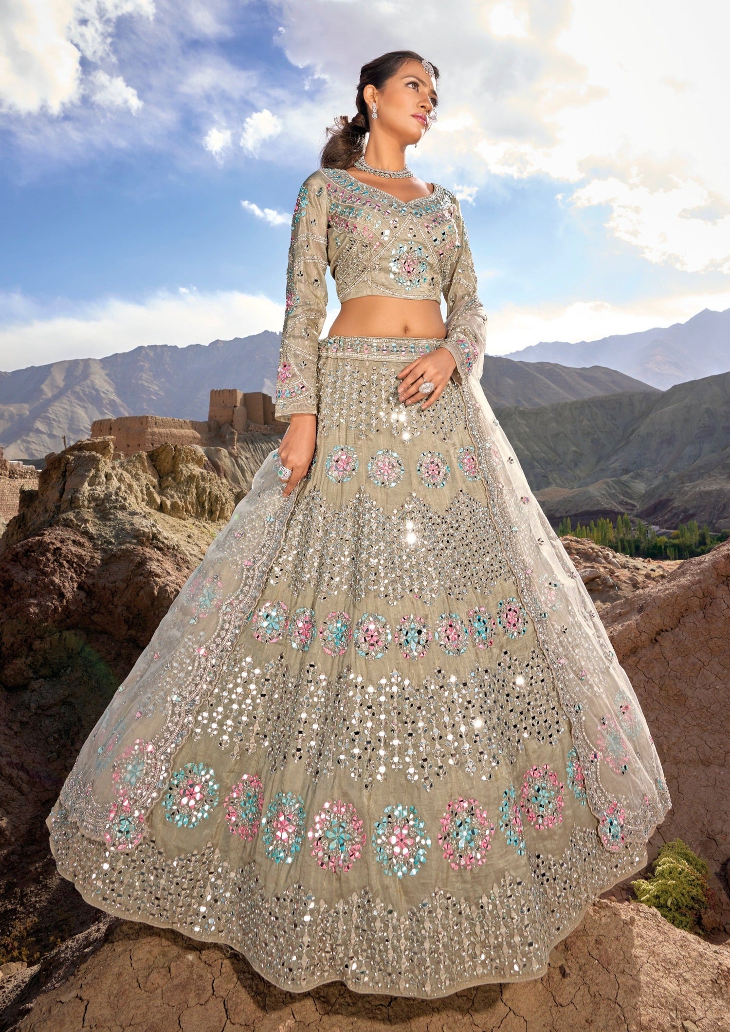 Designer Bridal Lehenga Choli With Dupatta (Beige)