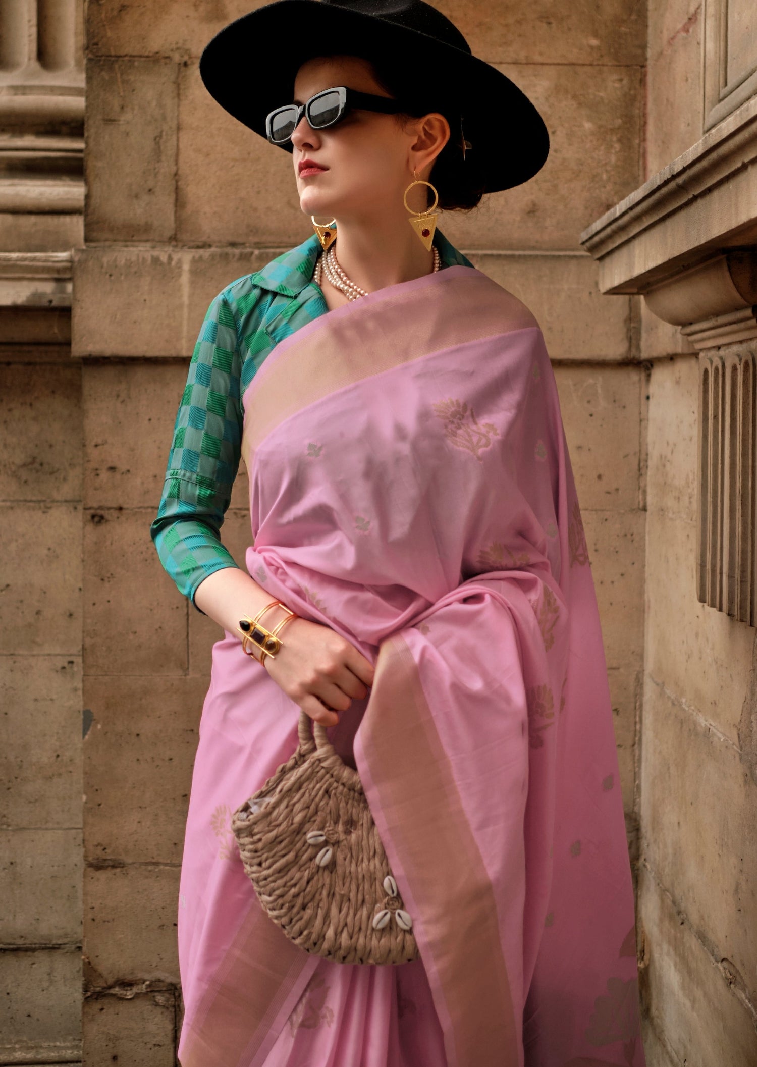 Handloom pink kanjivaram silk saree online price india usa uk uae dubai london buy.