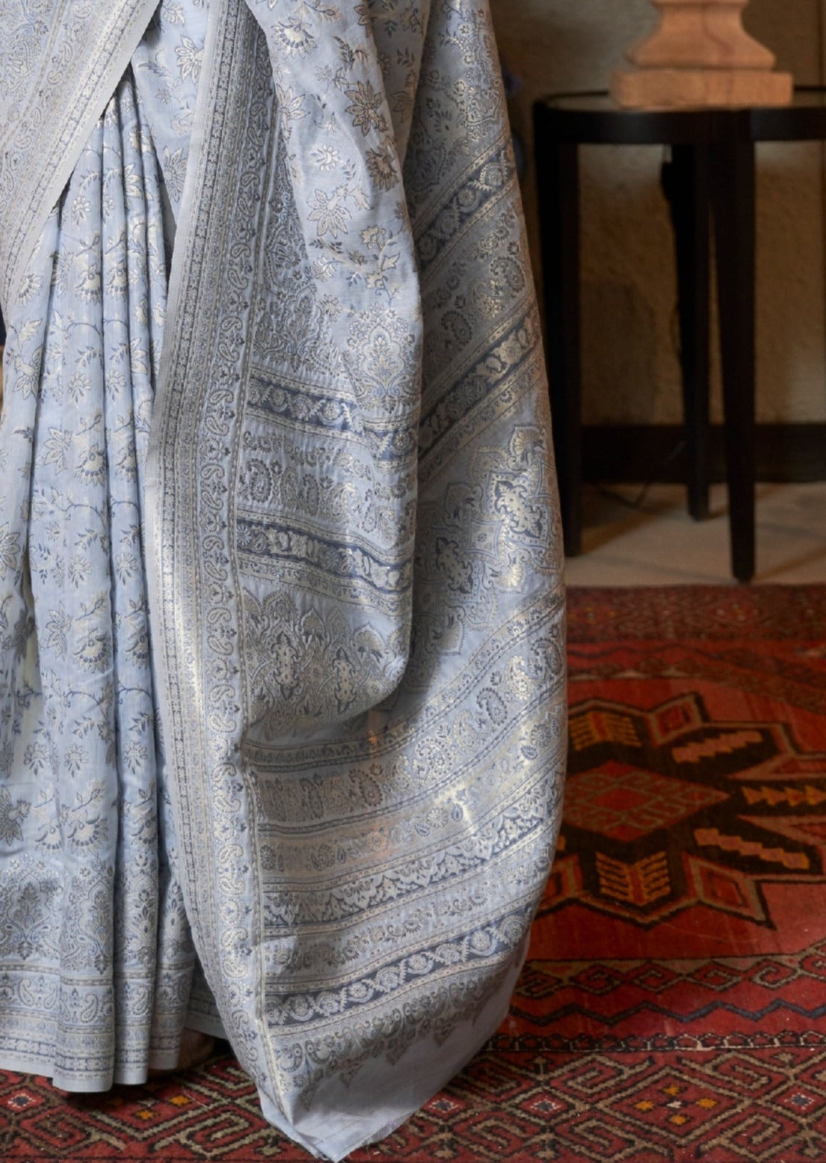 Kashmiri Silk Handloom saree design close up