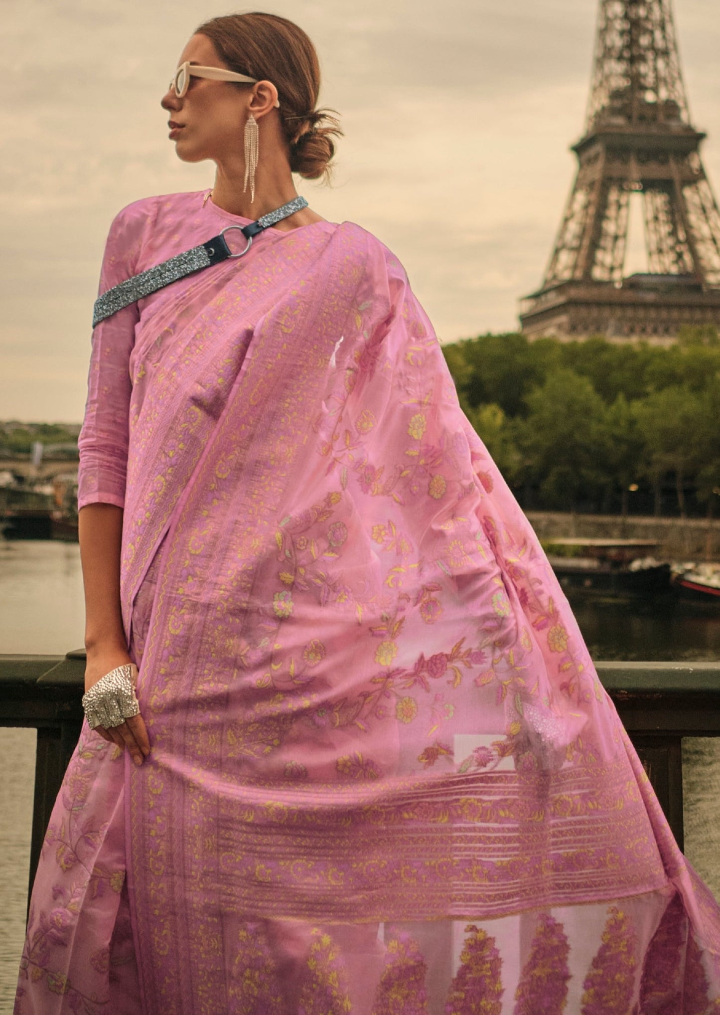 Kashmiri organza embroidered bridal saree online shopping for wedding in pink color.