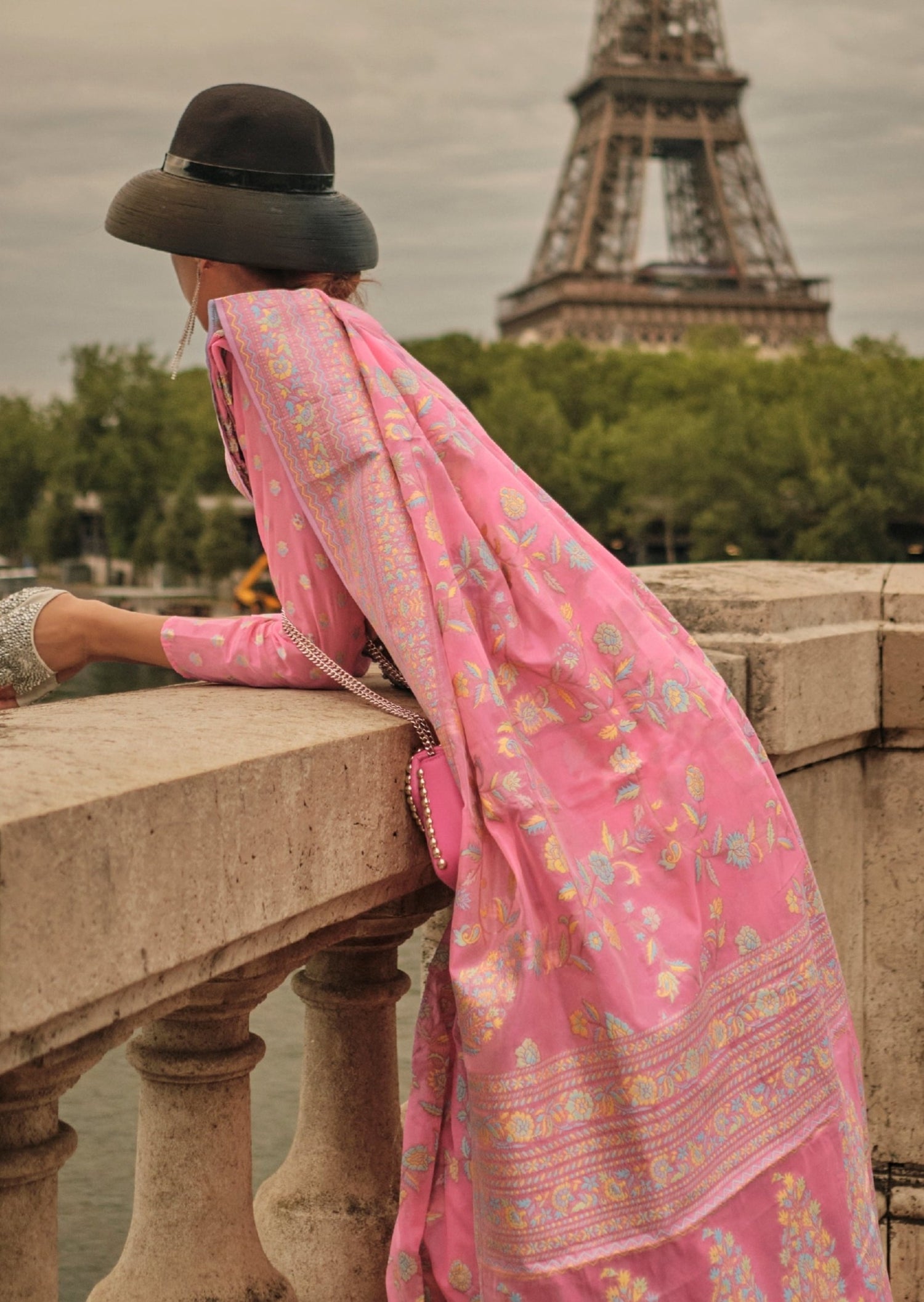 Kashmiri organza pink embroidered saree online shopping price for wedding dubai uk.