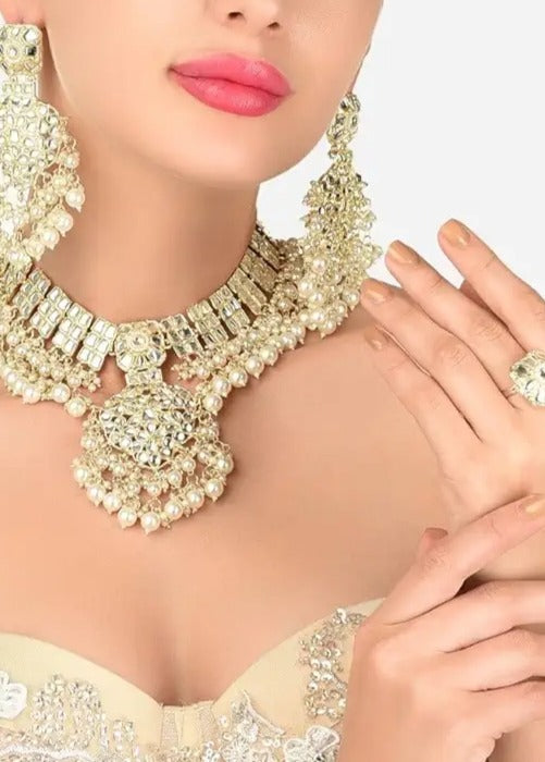 Shop artificial indian kundan & pearls jewellery in usa online at website.