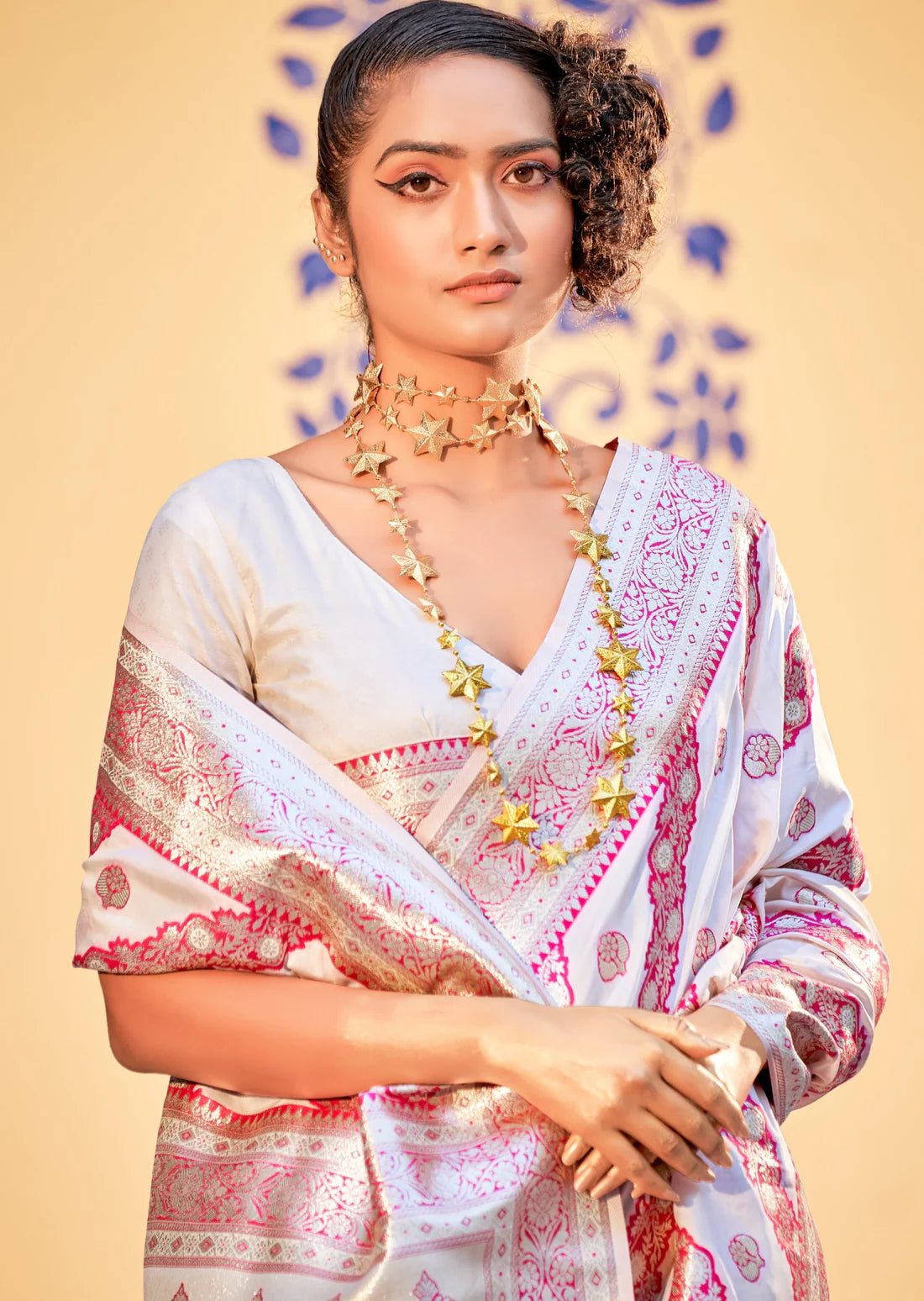 Pure banarasi handloom silk white saree with golden border online shopping for wedding.
