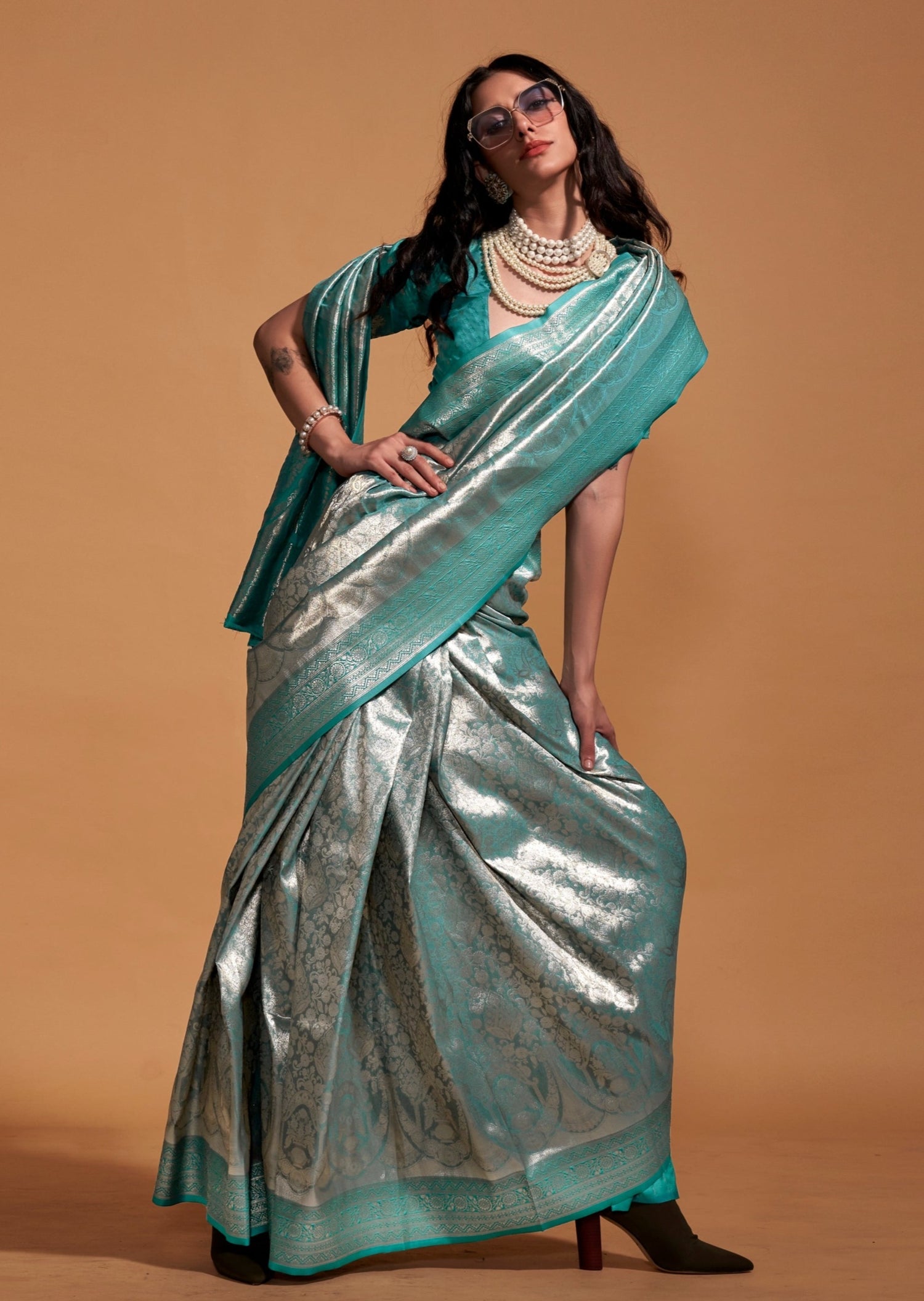 Pure handloom kanjivaram silk saree in emerald green online india usa uk for wedding.