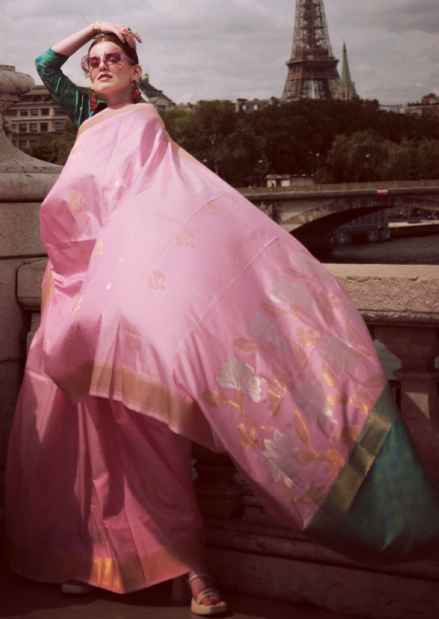 Pure handloom pink kanjivaram silk saree online price india usa uk uae dubai for bride.