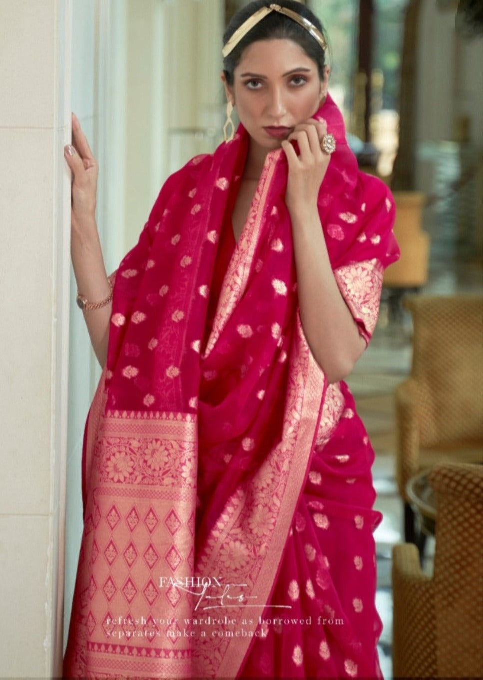Pure handloom red banarasi organza bridal saree online shopping for wedding.