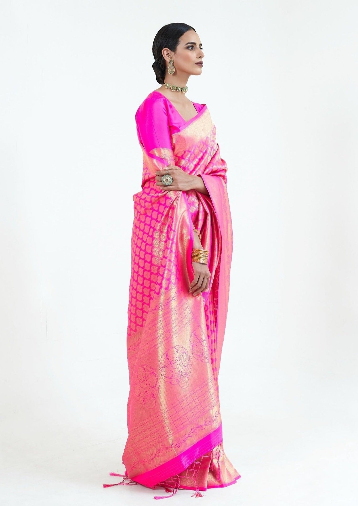 Pure handloom silk pink kanjivaram saree online for bride wedding collection.