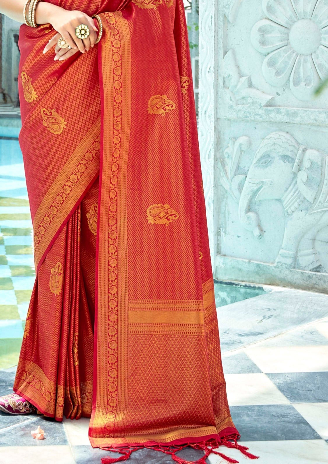 Pure kanjivaram silk red handloom bridal saree online shopping with price india.