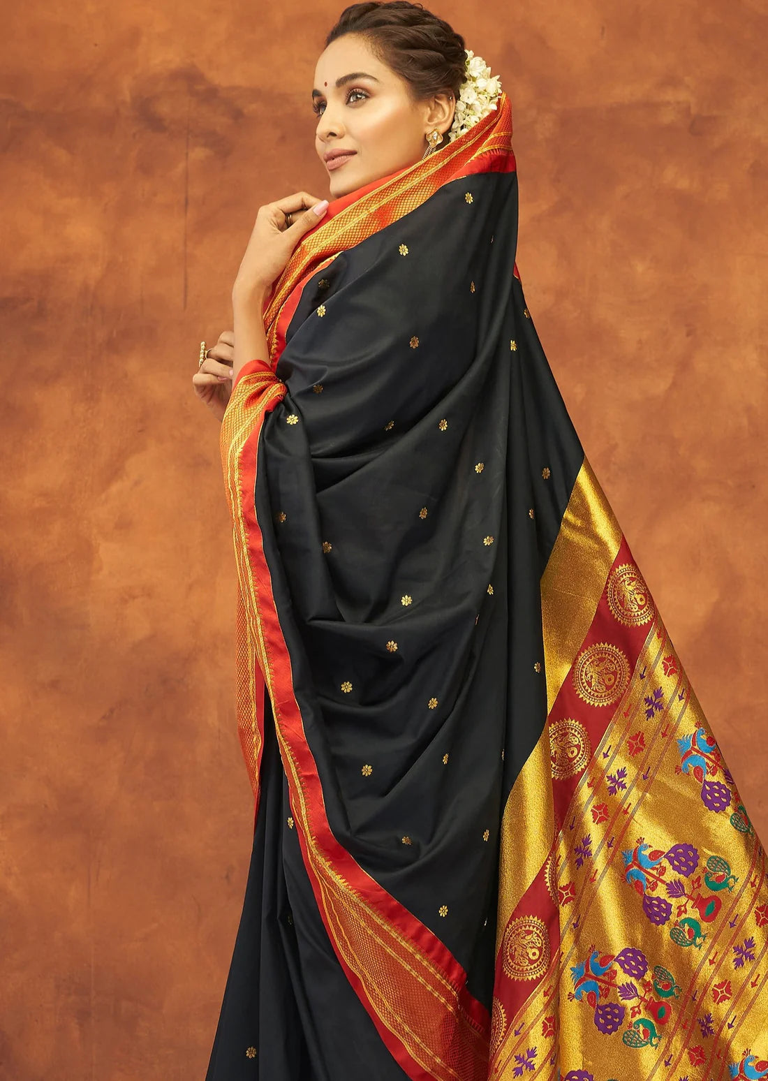 Pure paithani silk black handloom saree online shopping uk canada.