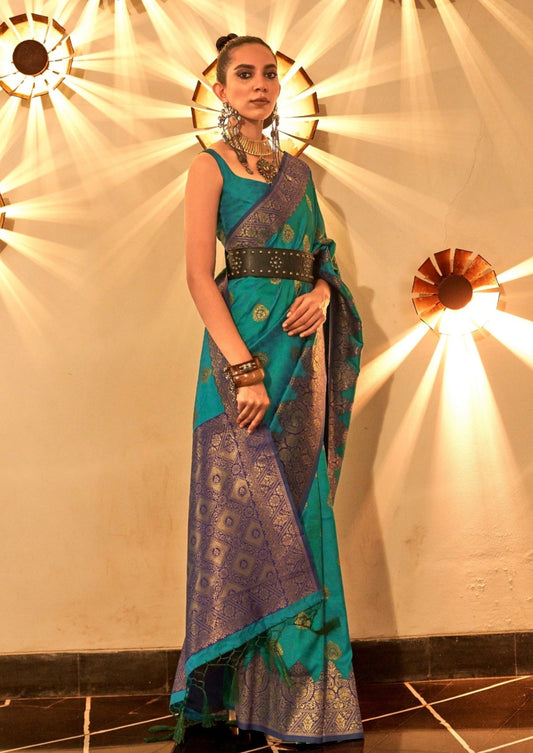 Women's green handloom silk zari saree blouse online shopping pice.