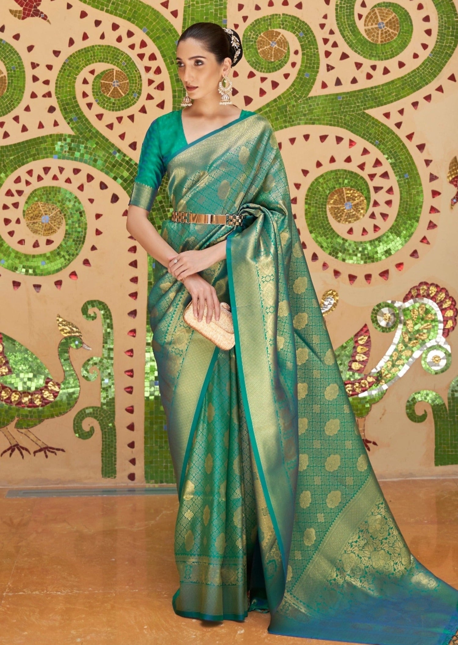 Royal green kanjivaram silk bridal saree online shopping for wedding.