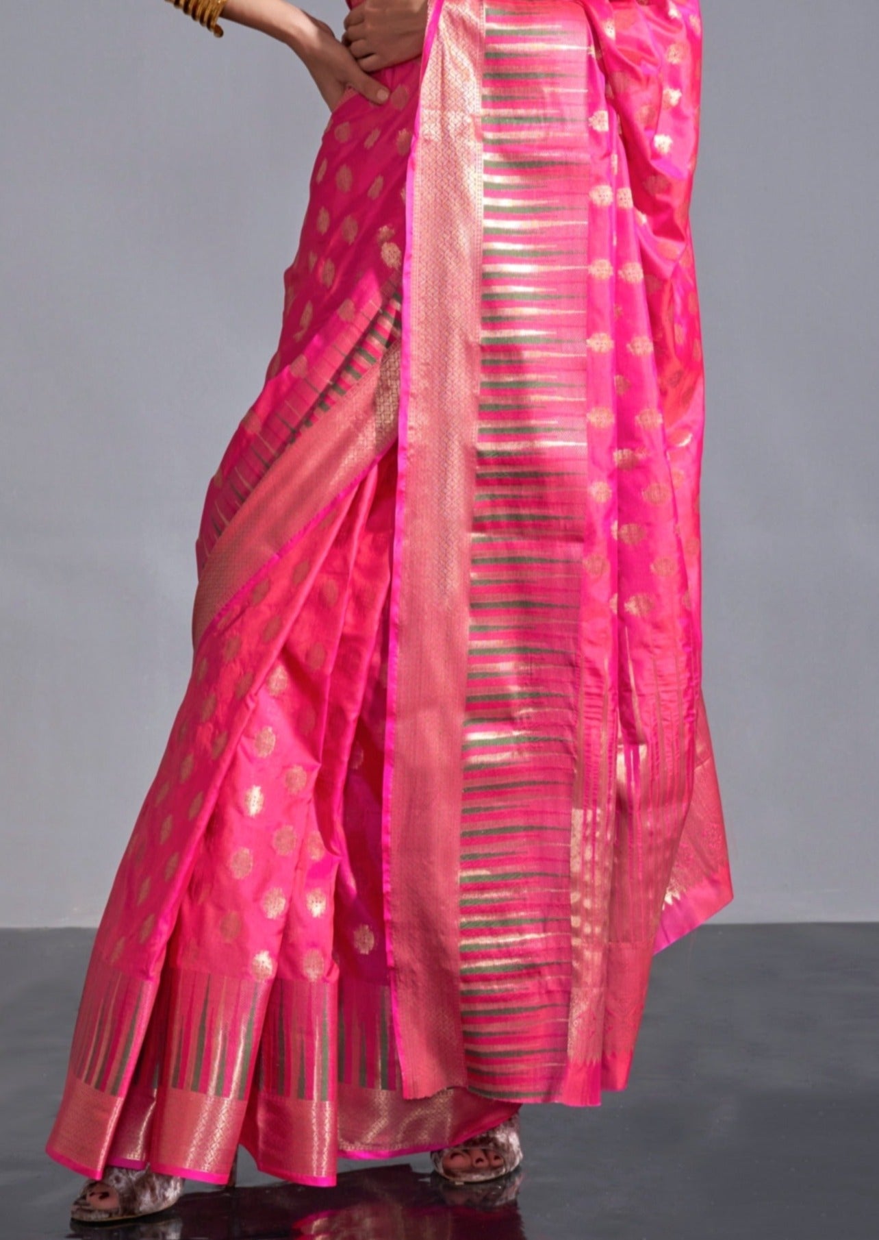 Soft banarasi handloom silk pink bridal saree online.